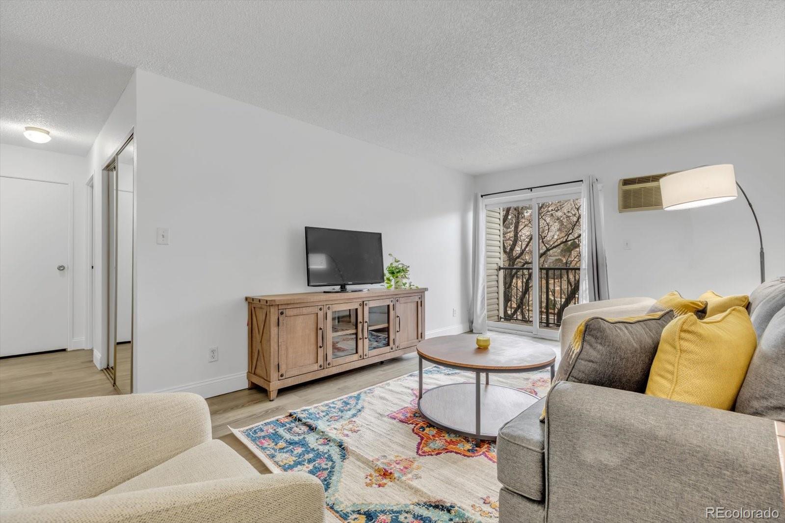 1250 Golden Circle Unit: 409