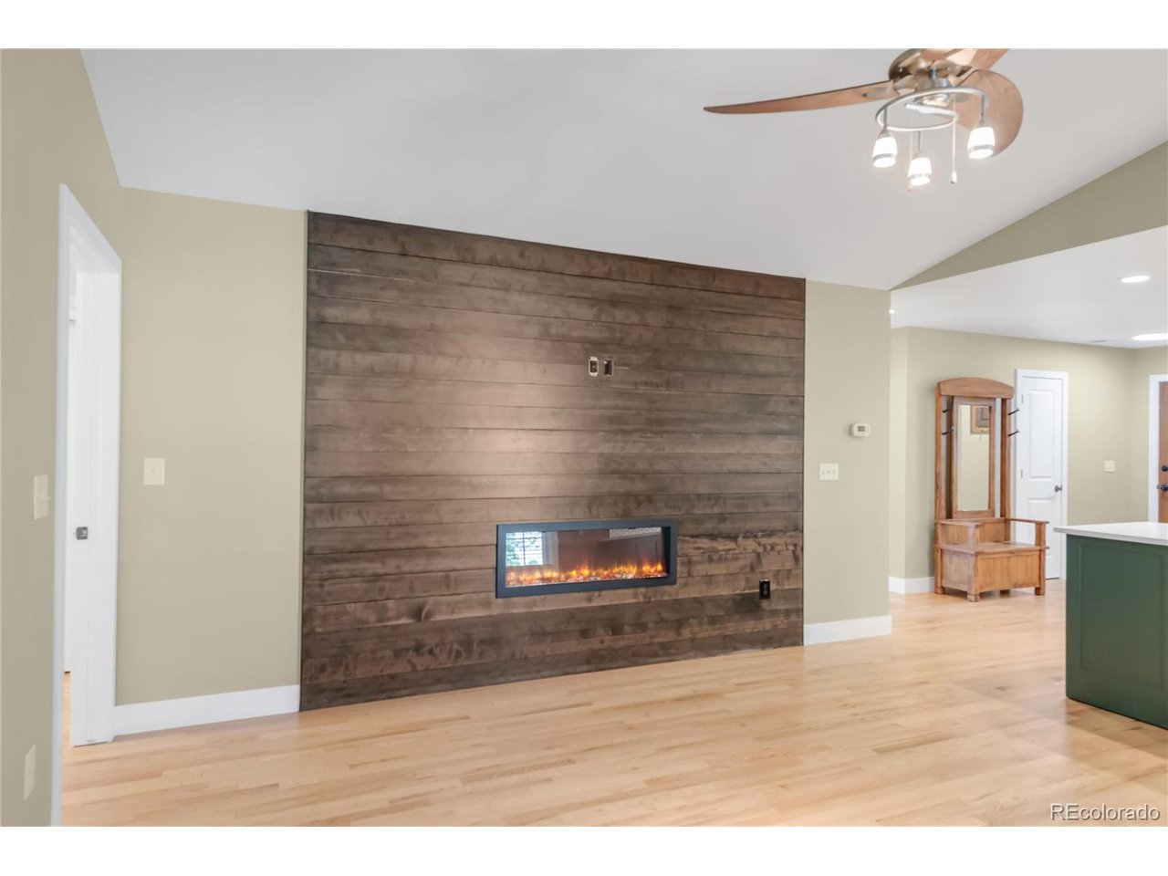 306 E Iowa Ave