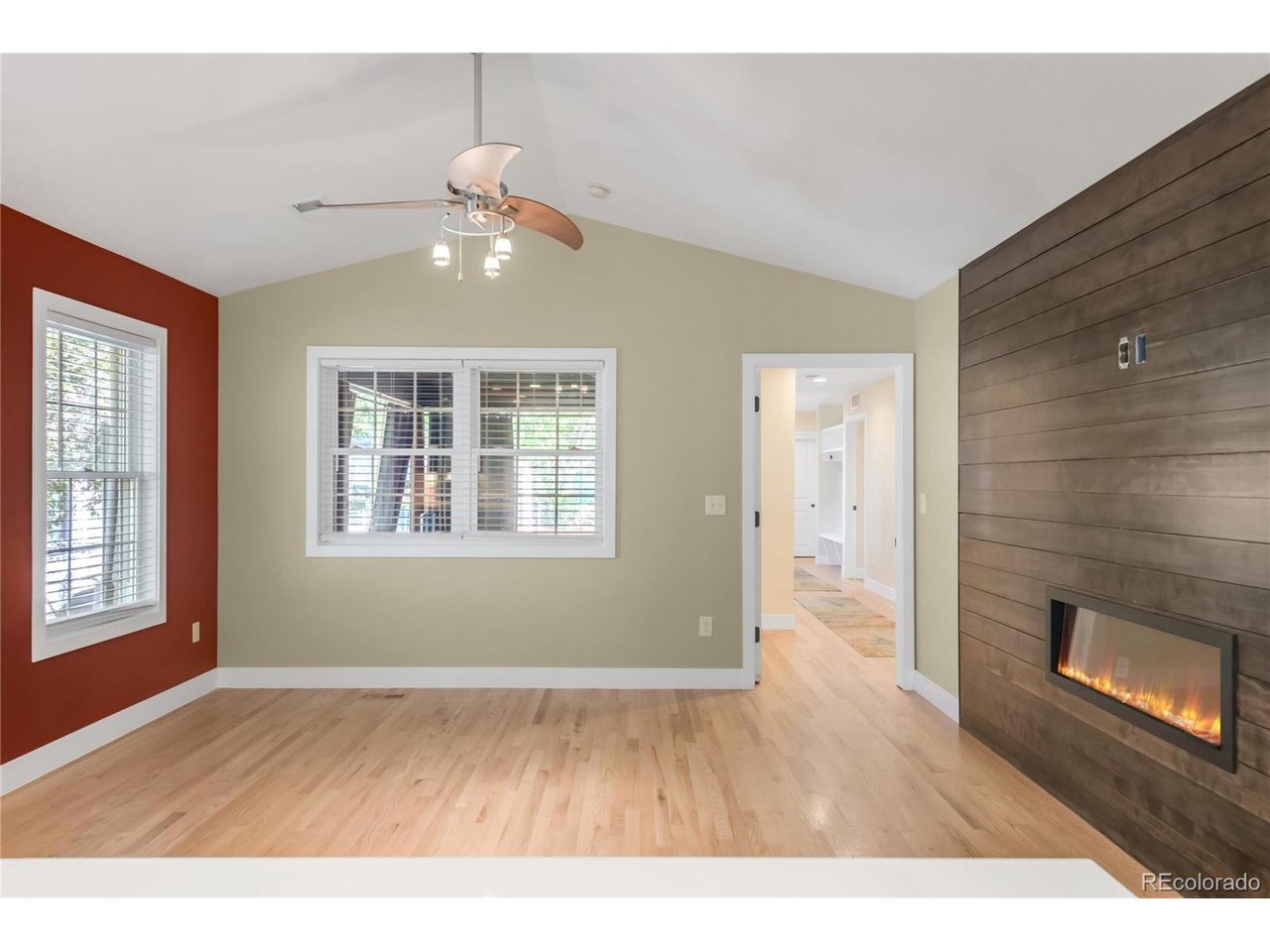 306 E Iowa Ave