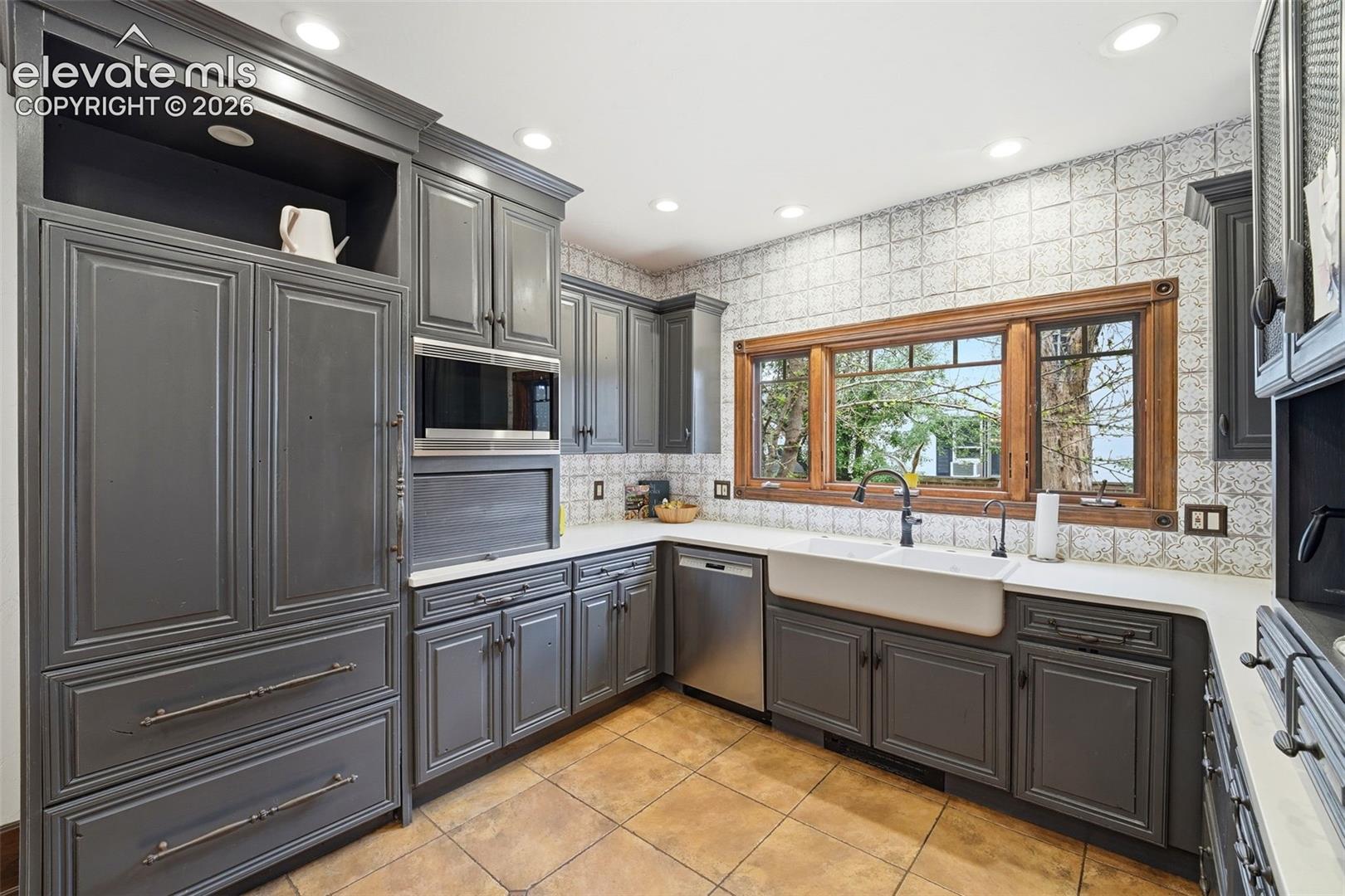 1321 Cascade Avenue