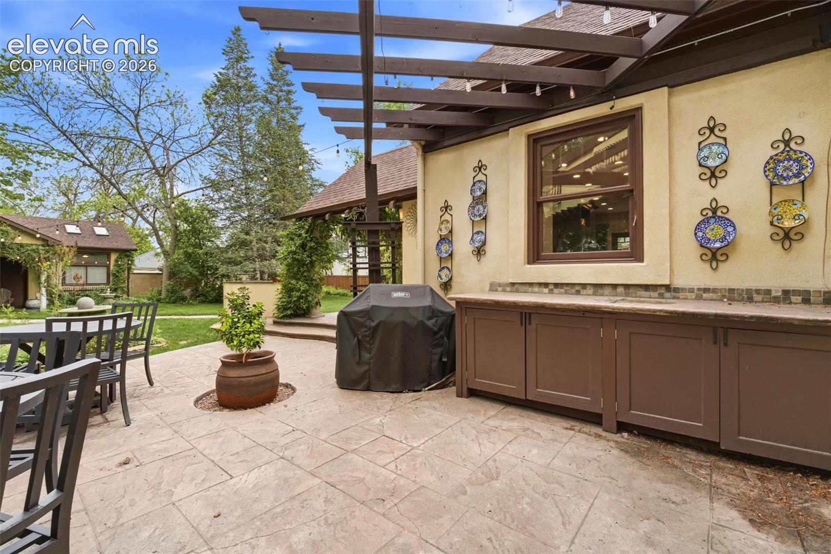 1321 Cascade Avenue
