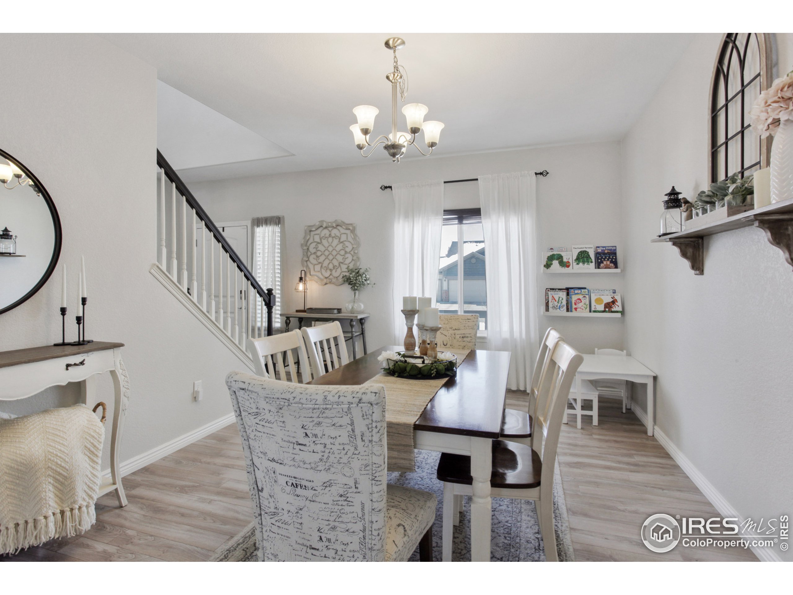 9060 Sandpiper Dr
