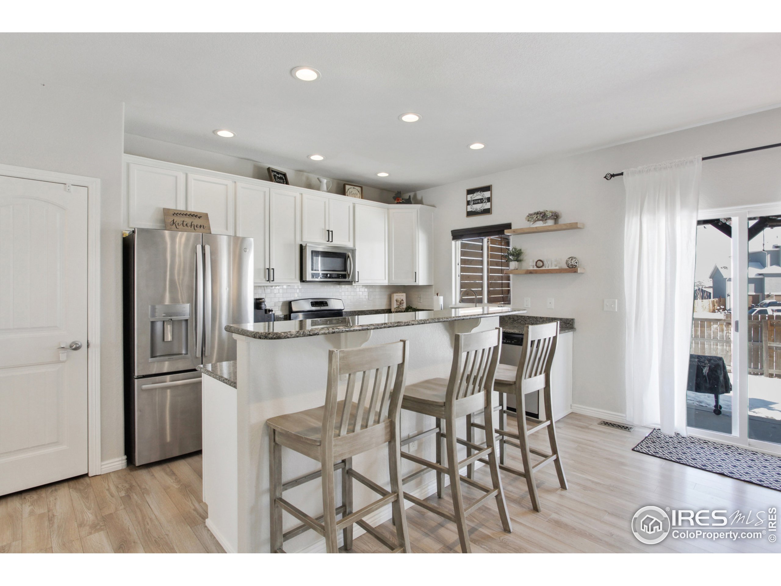 9060 Sandpiper Dr