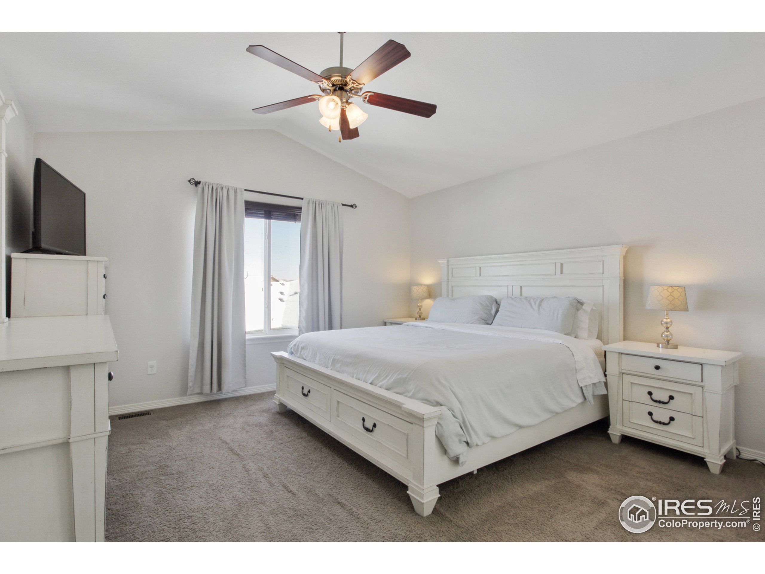 9060 Sandpiper Dr