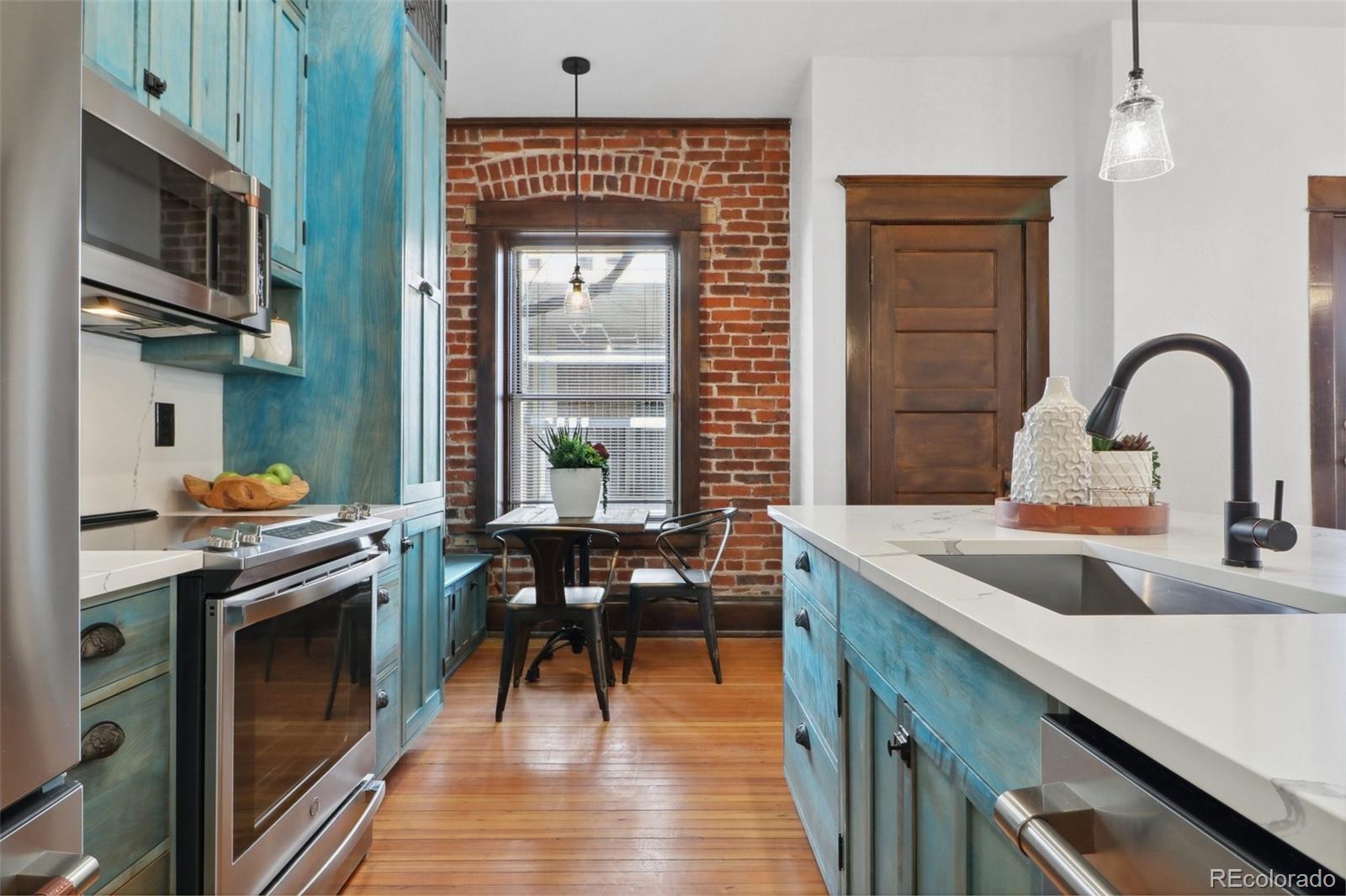 1210 E Colfax Avenue Unit: 203
