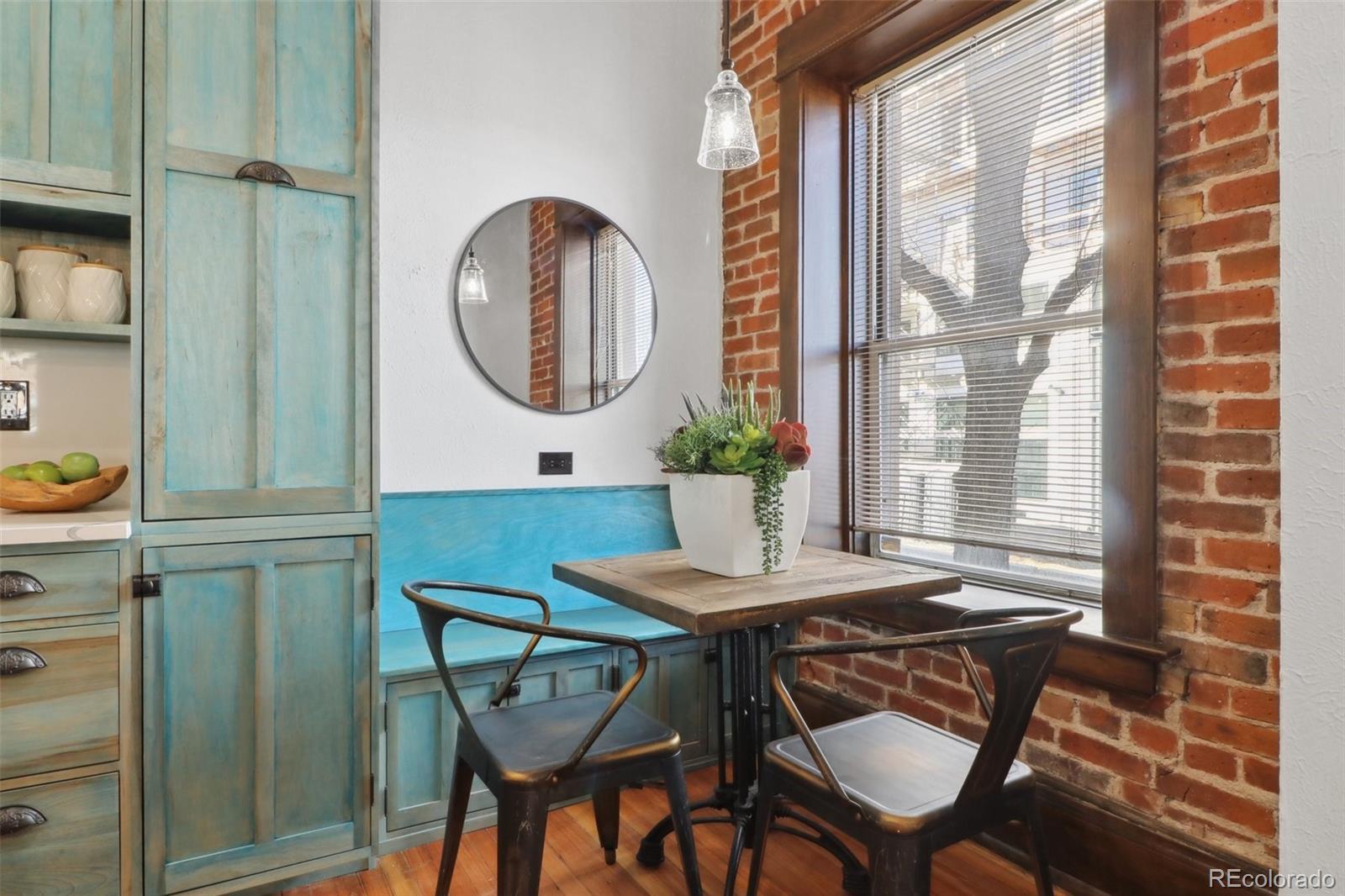 1210 E Colfax Avenue Unit: 203