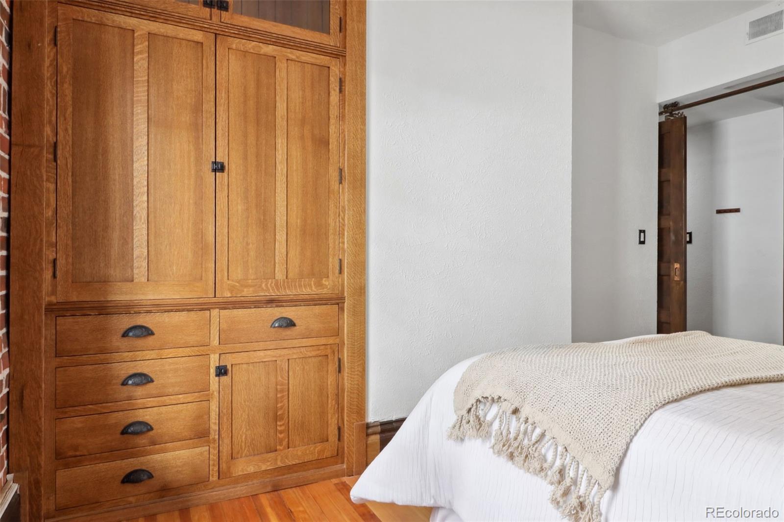 1210 E Colfax Avenue Unit: 203