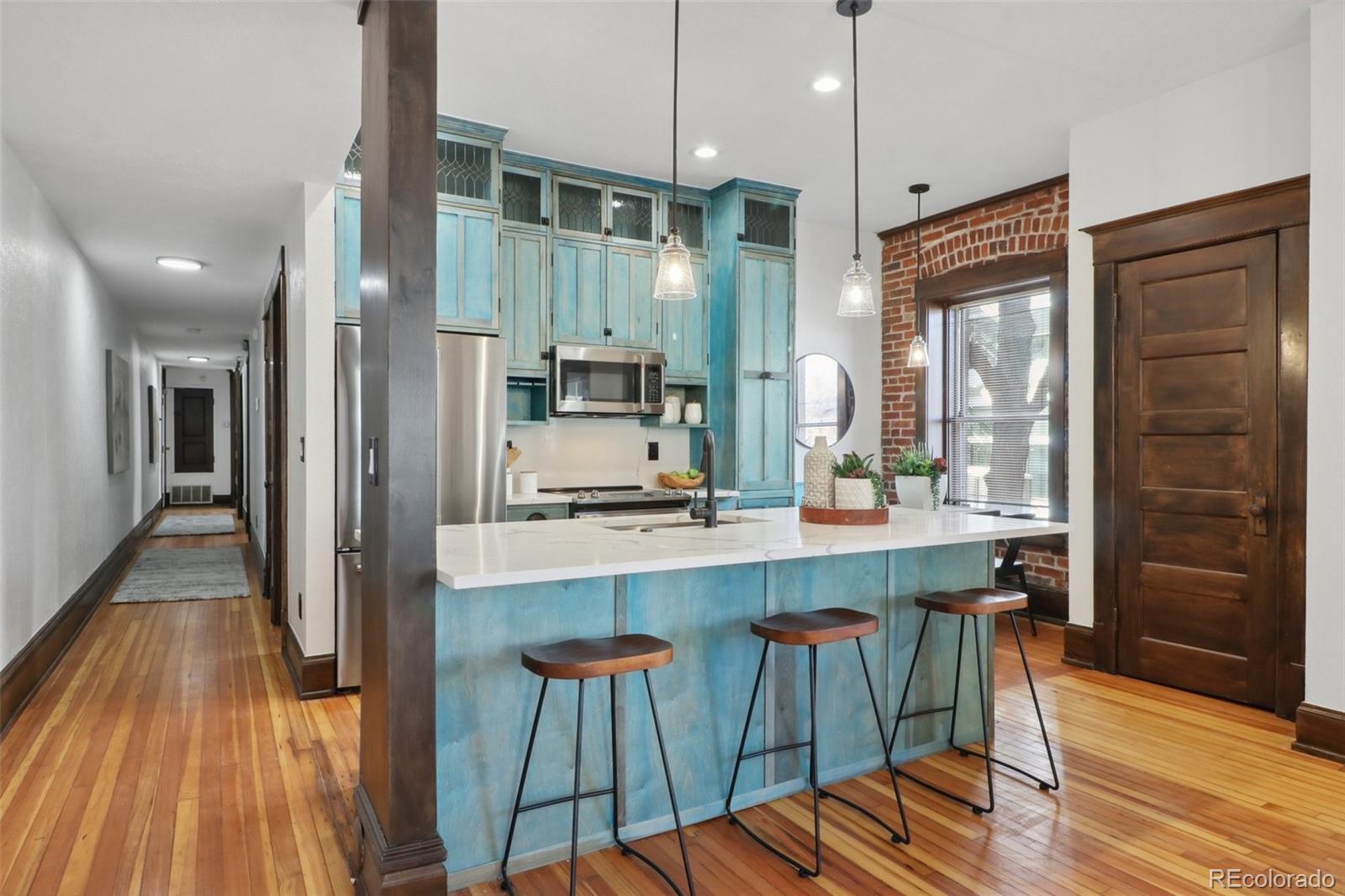 1210 E Colfax Avenue Unit: 203