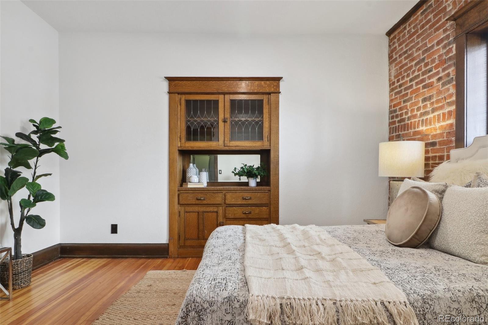 1210 E Colfax Avenue Unit: 203