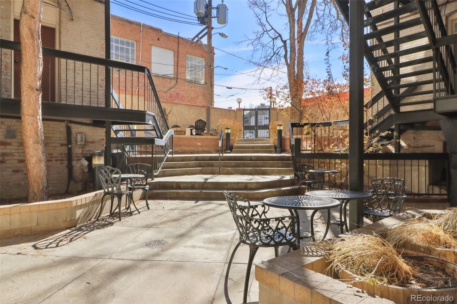 1210 E Colfax Avenue Unit: 203
