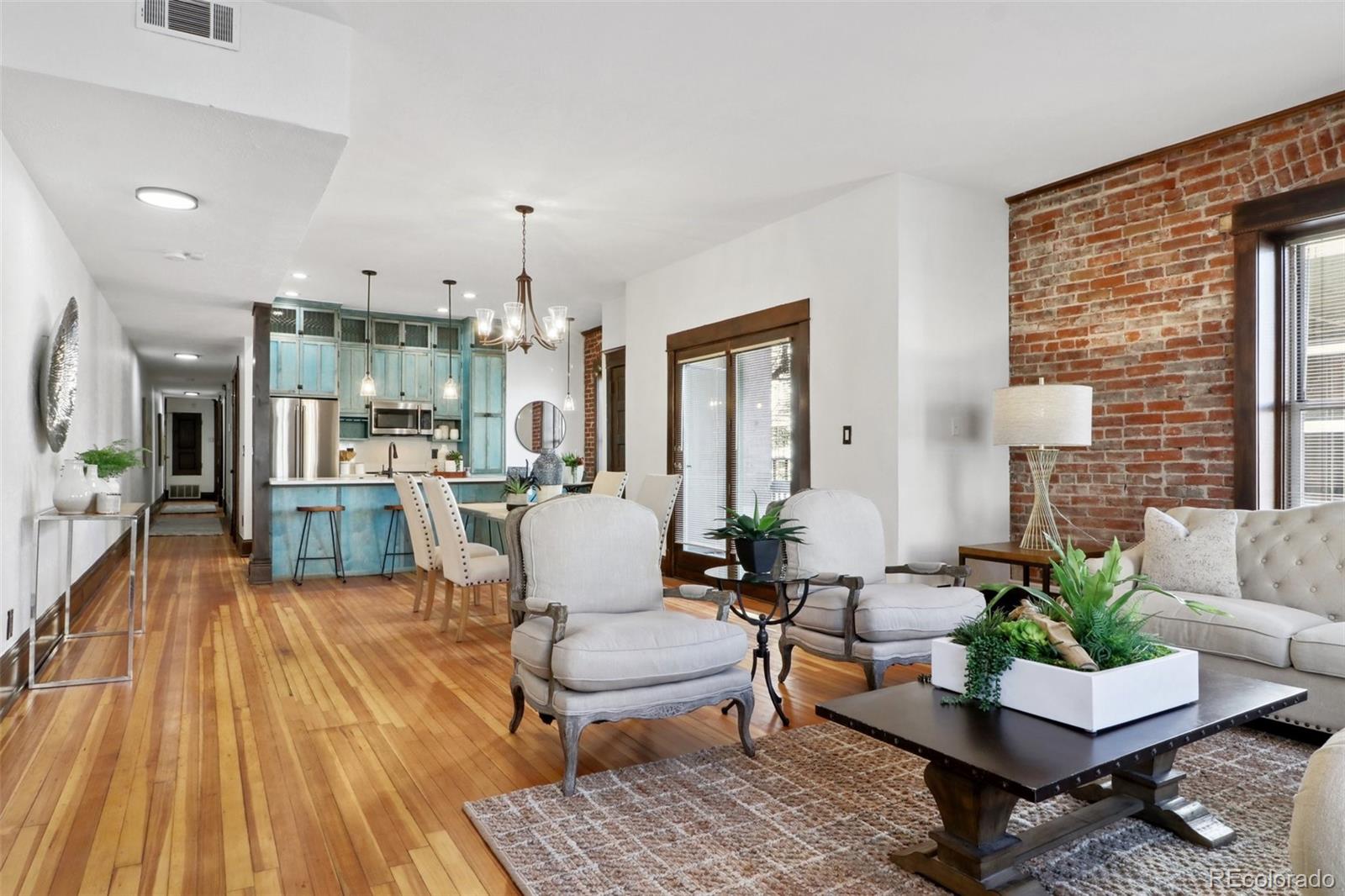 1210 E Colfax Avenue Unit: 203