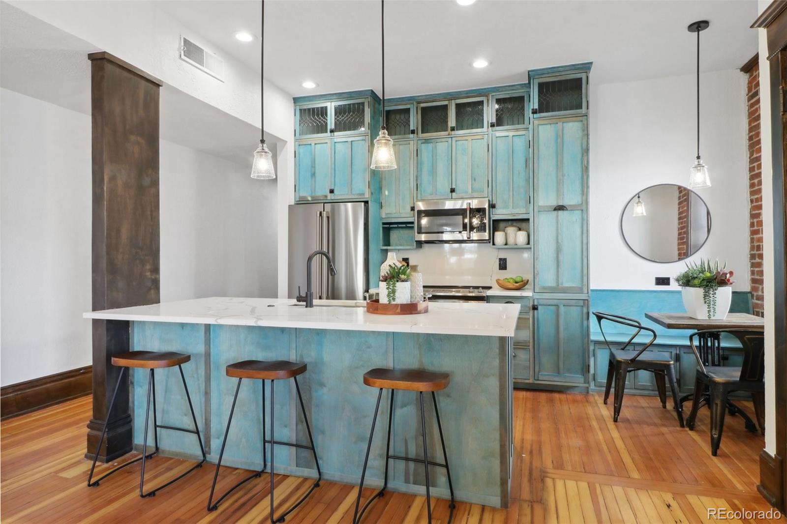 1210 E Colfax Avenue Unit: 203