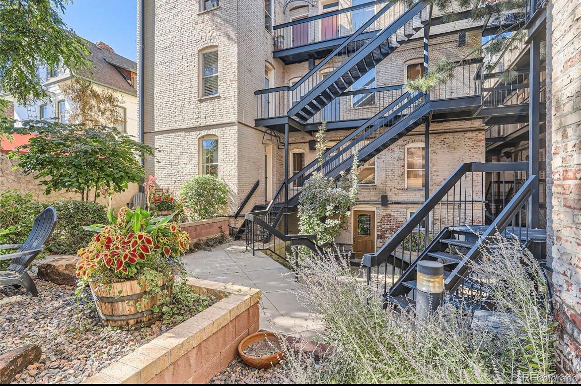 1210 E Colfax Avenue Unit: 203