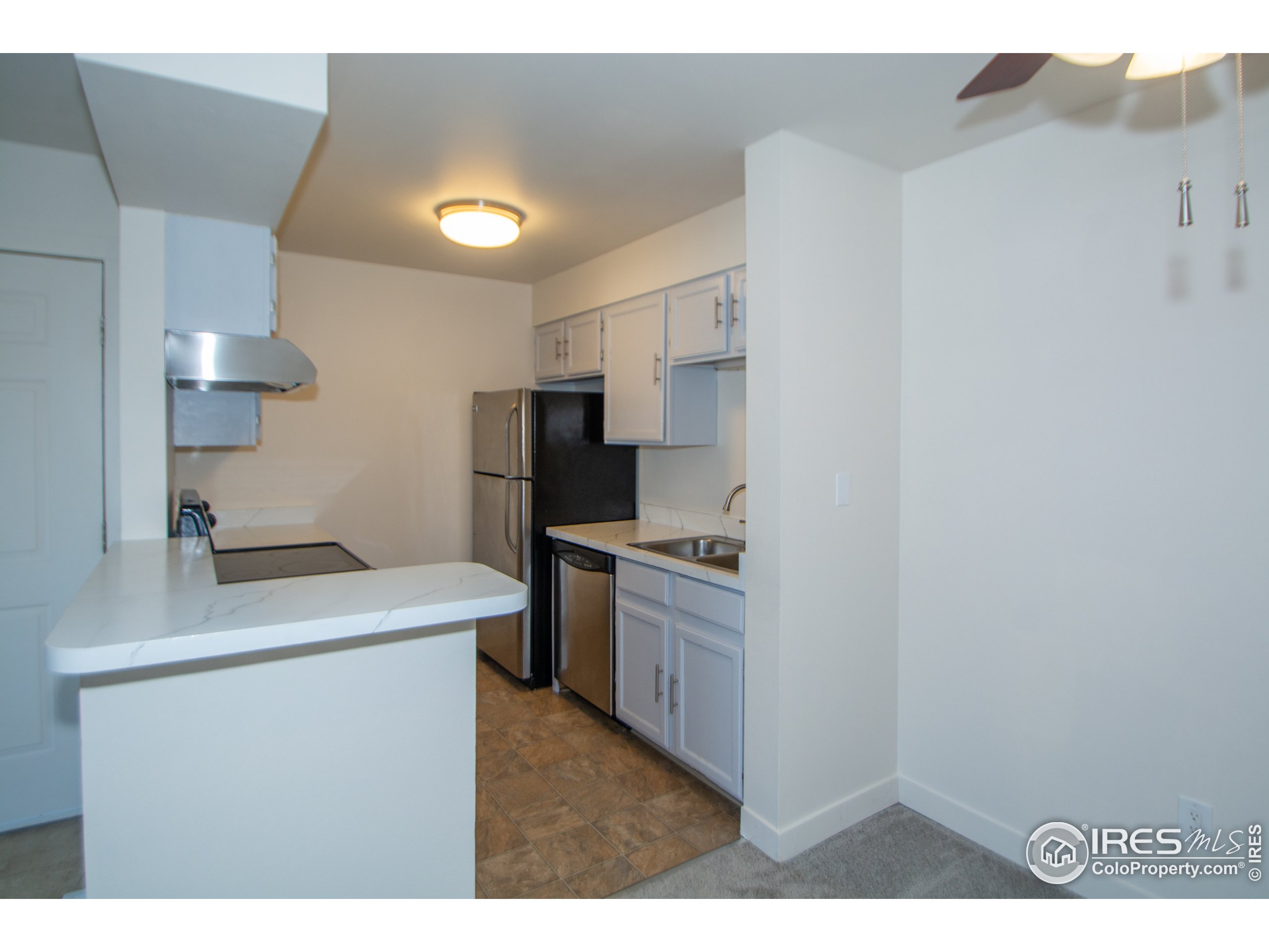 4652 White Rock Cir Unit: 5