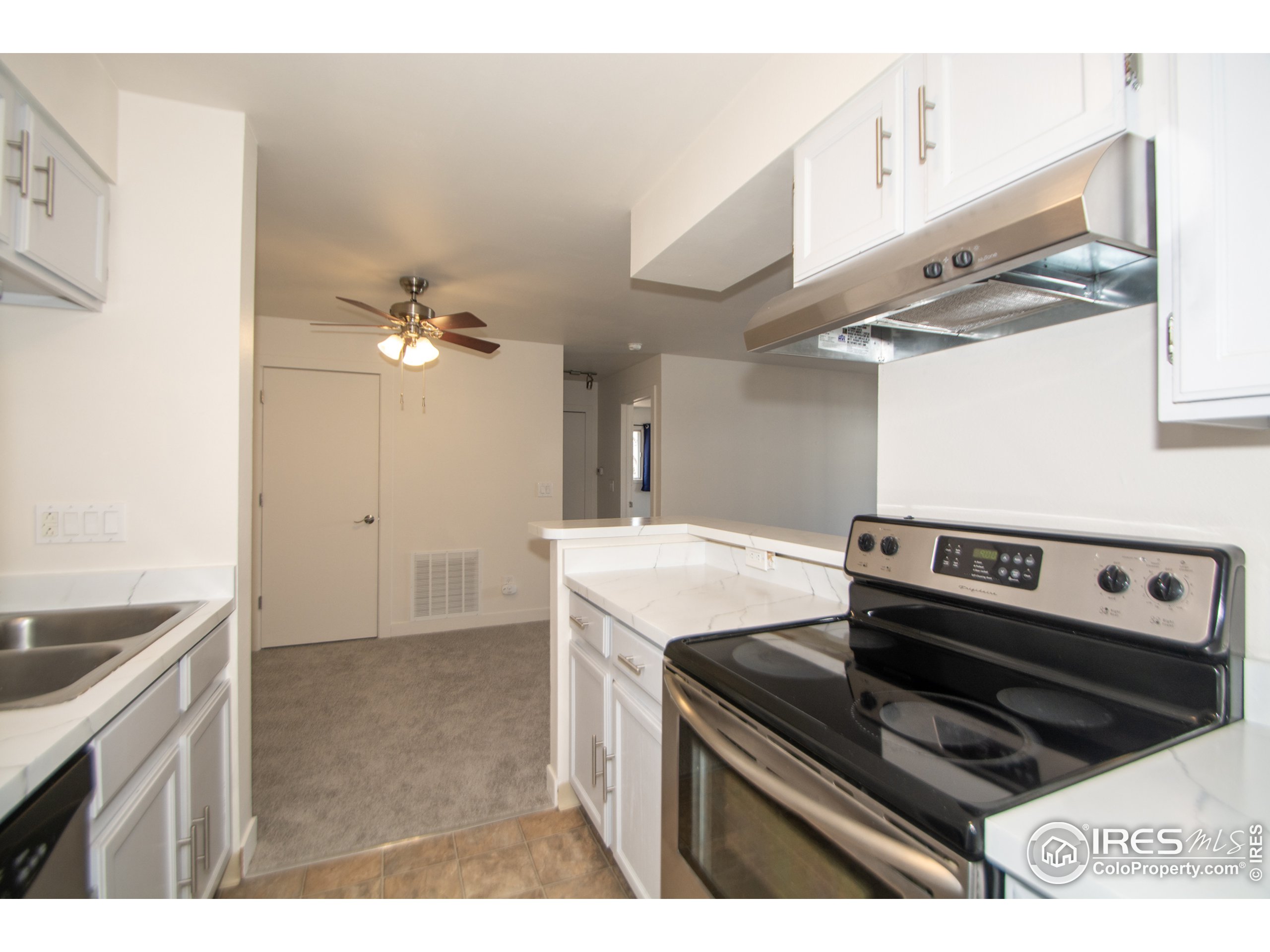4652 White Rock Cir Unit: 5