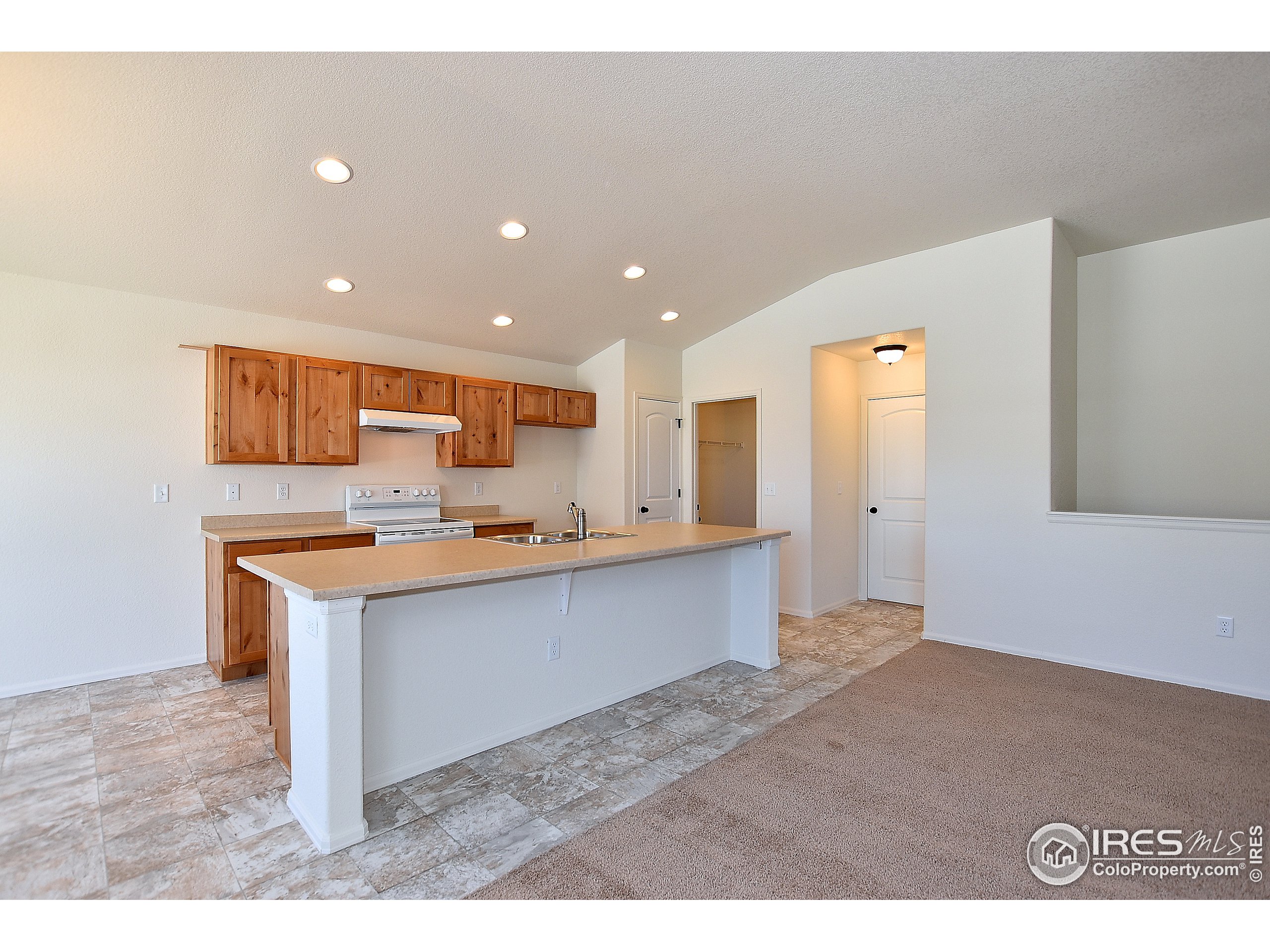 912 Ashbrook Dr