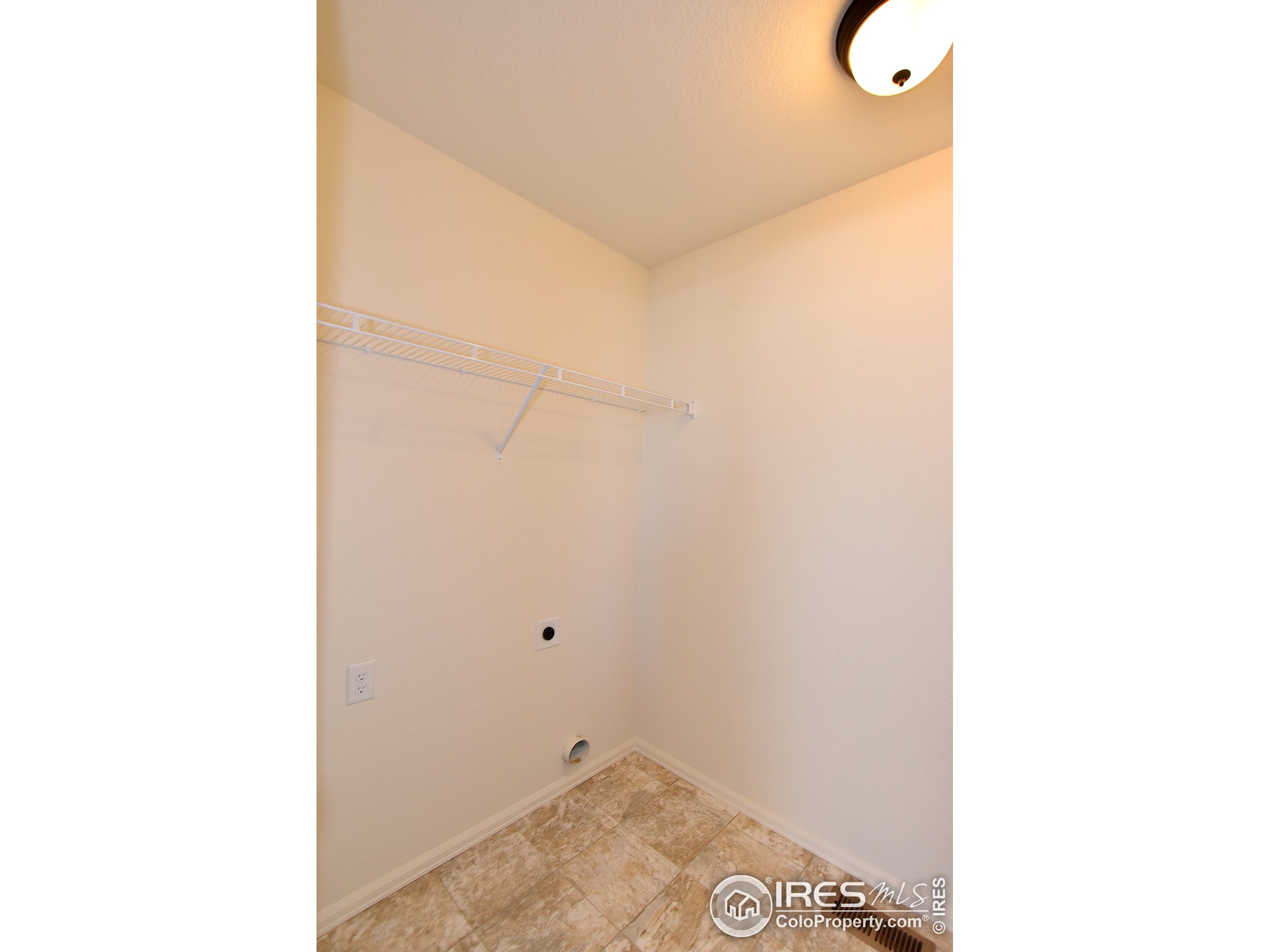 912 Ashbrook Dr