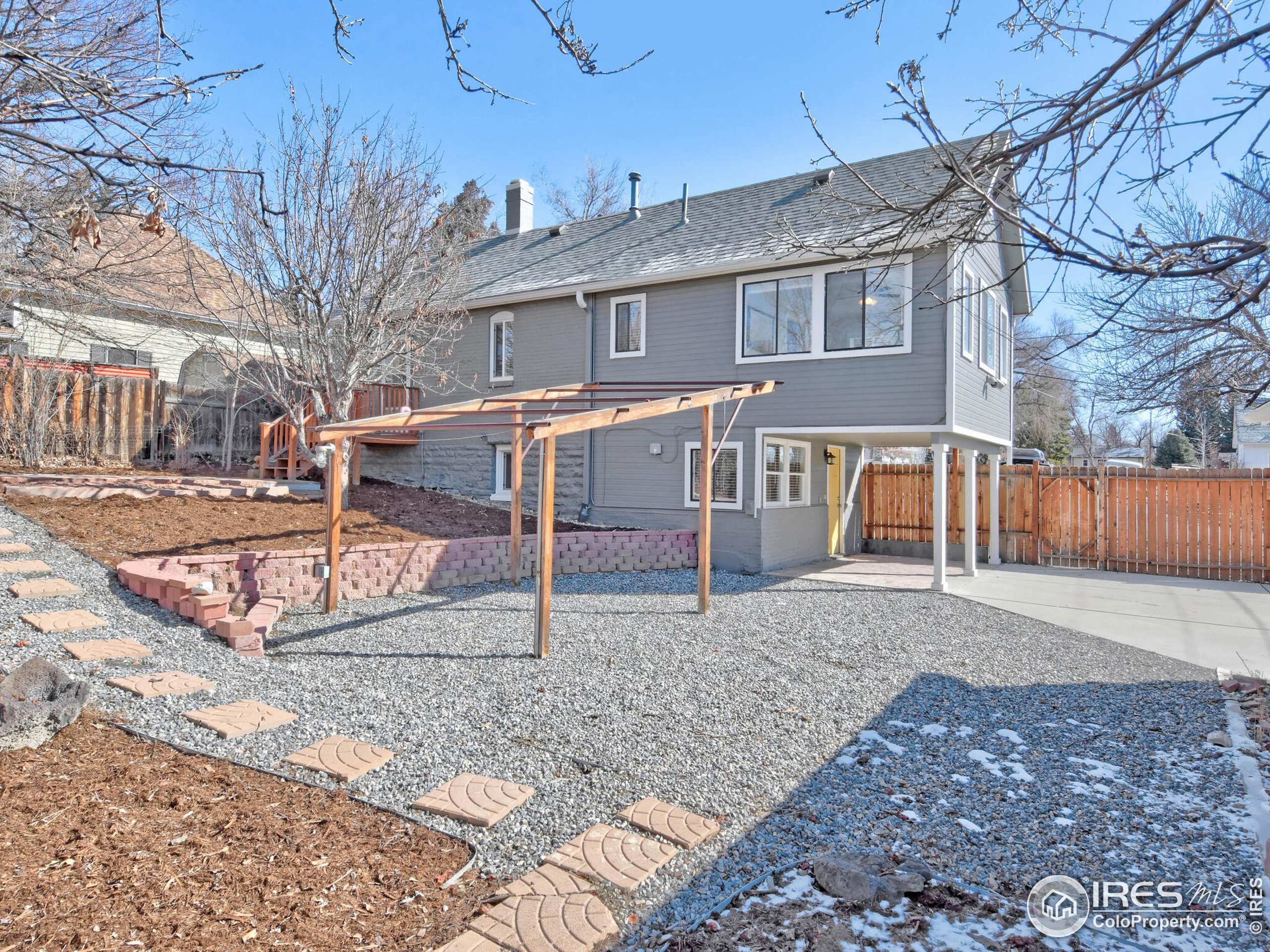 235 Sunset St