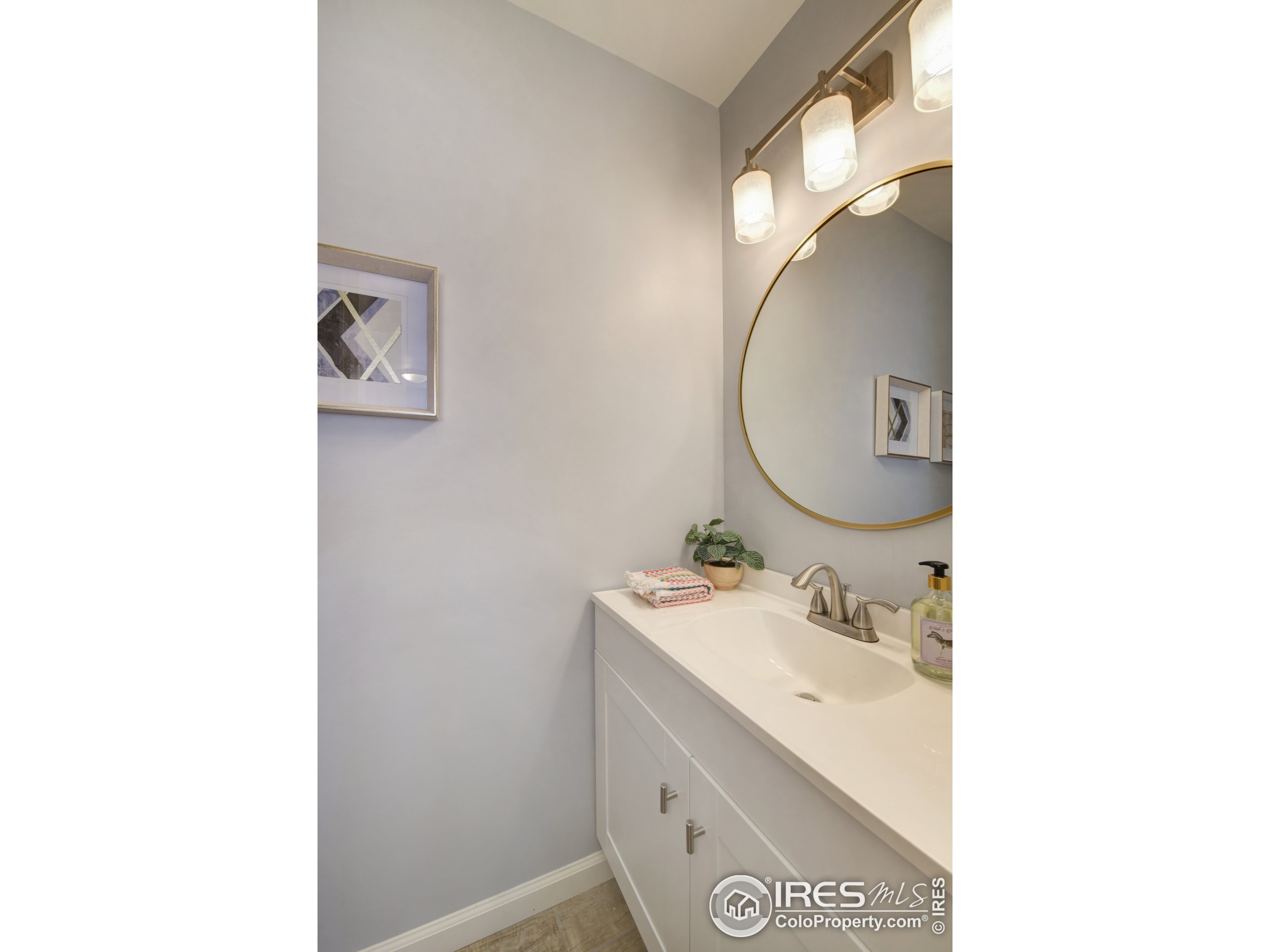 2909 Shady Holw E
