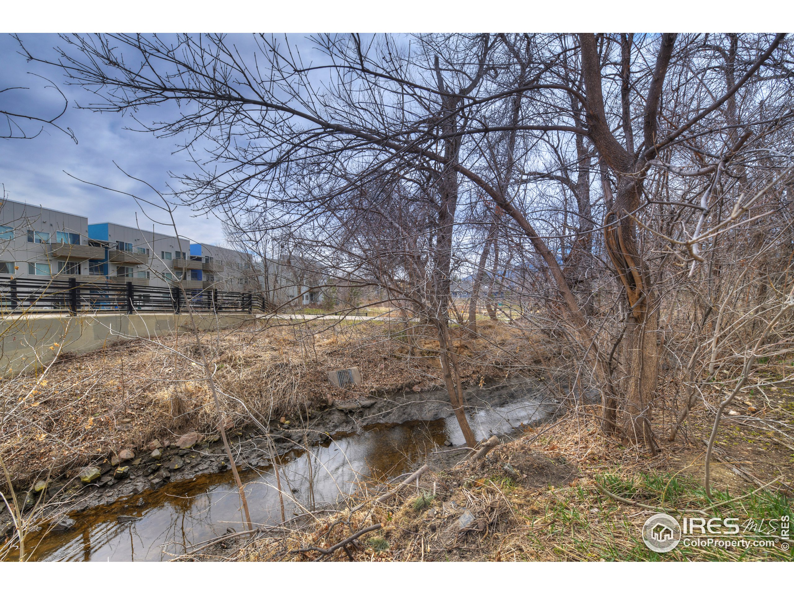 2909 Shady Holw E
