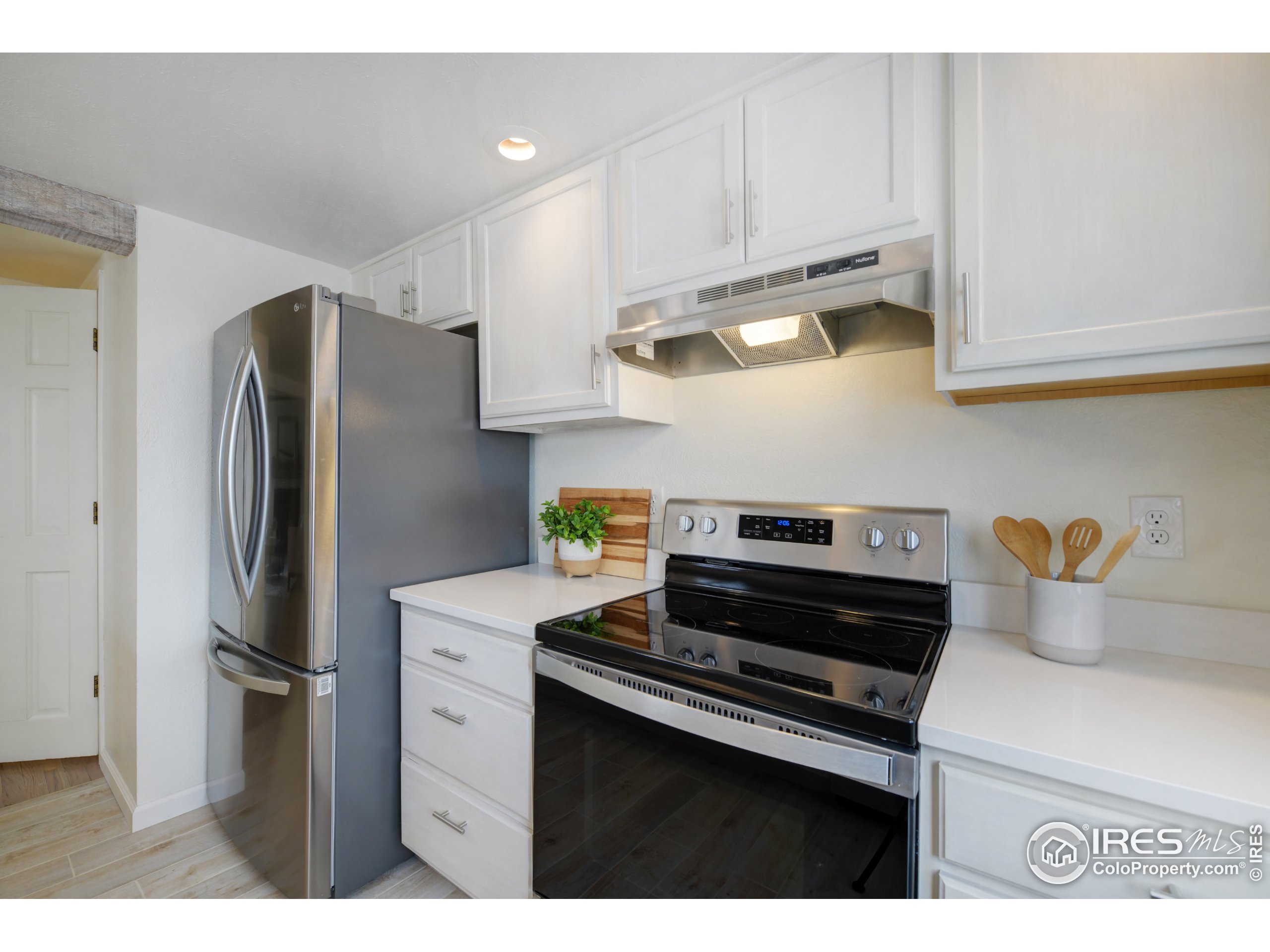 2909 Shady Holw E
