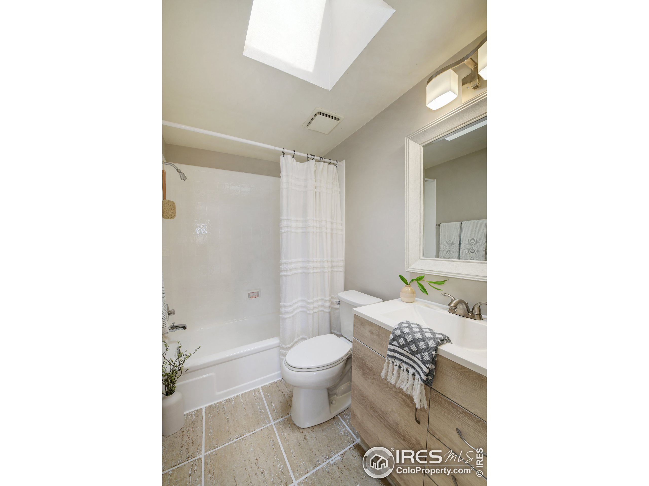 2909 Shady Holw E