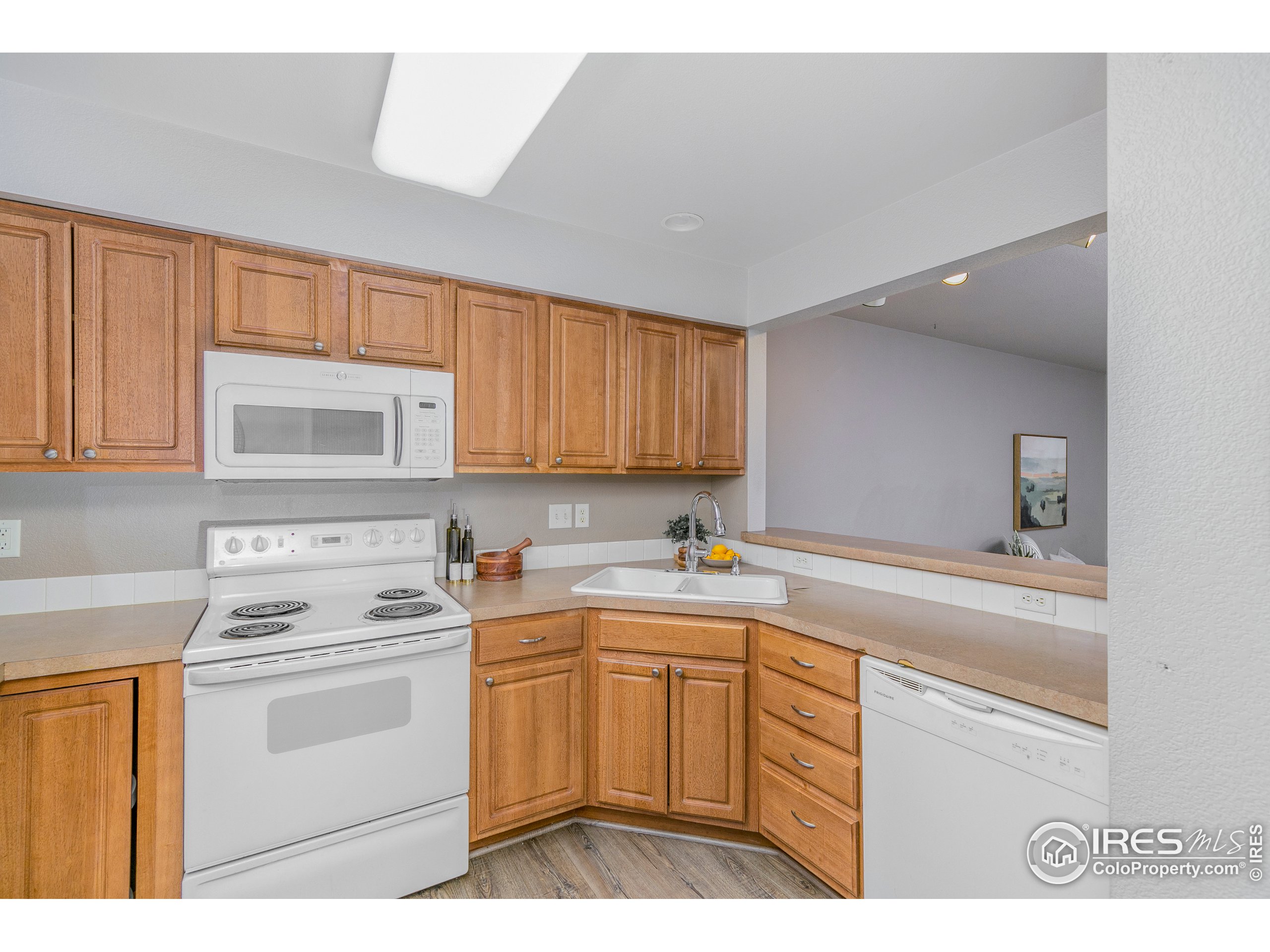 2815 Rigden Pkwy Unit: 2