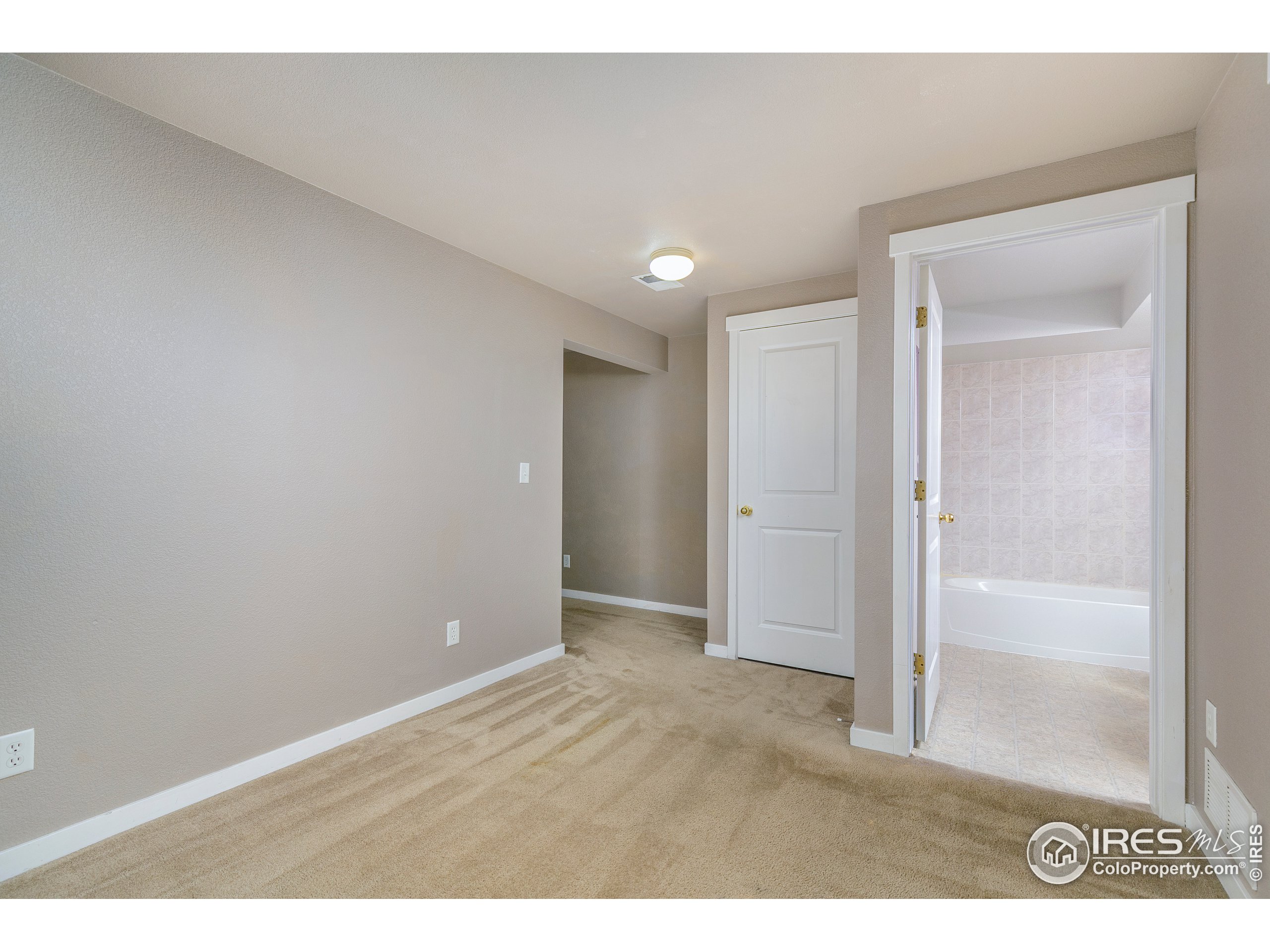 2815 Rigden Pkwy Unit: 2