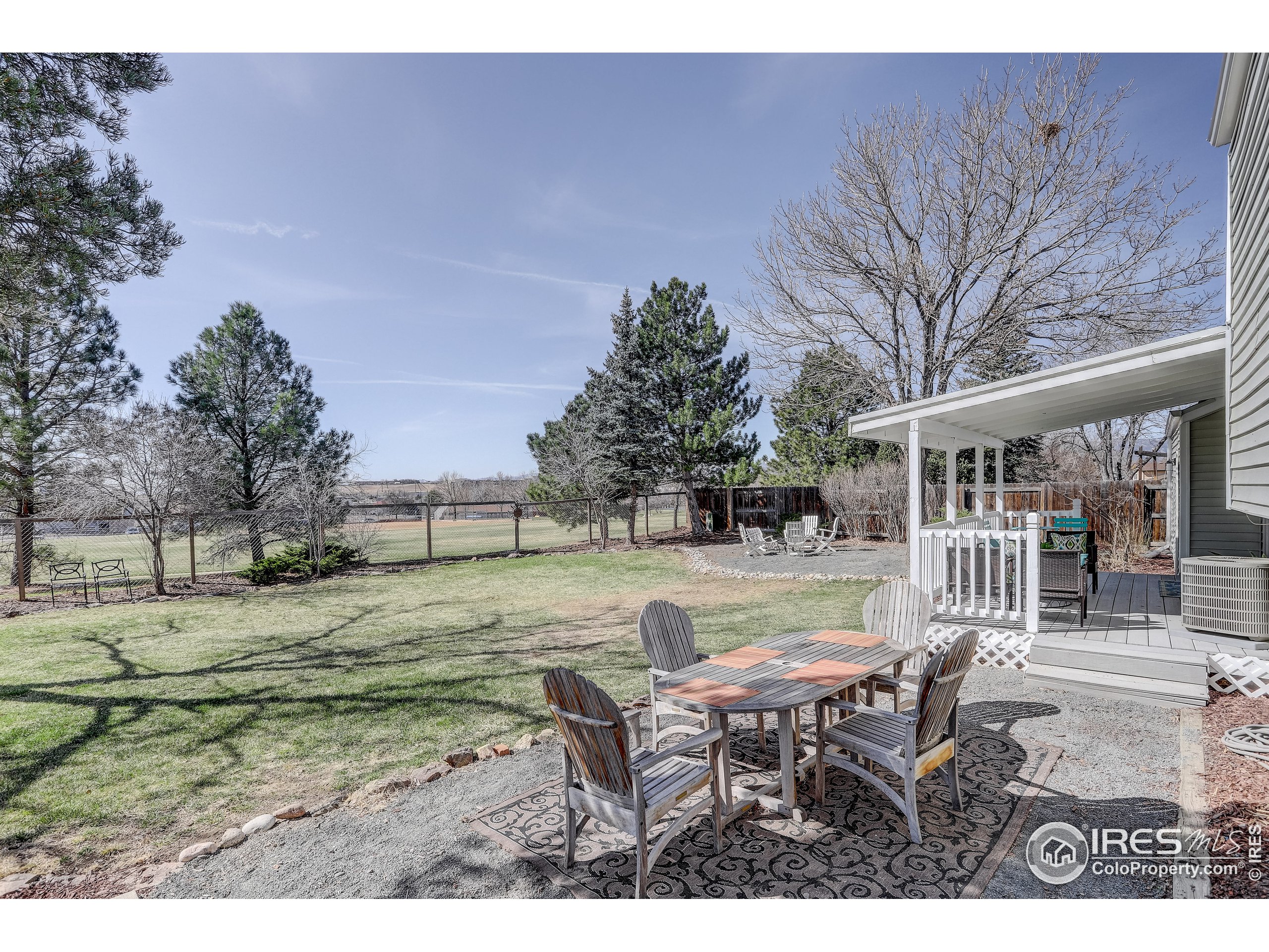 2162 Ridge Dr