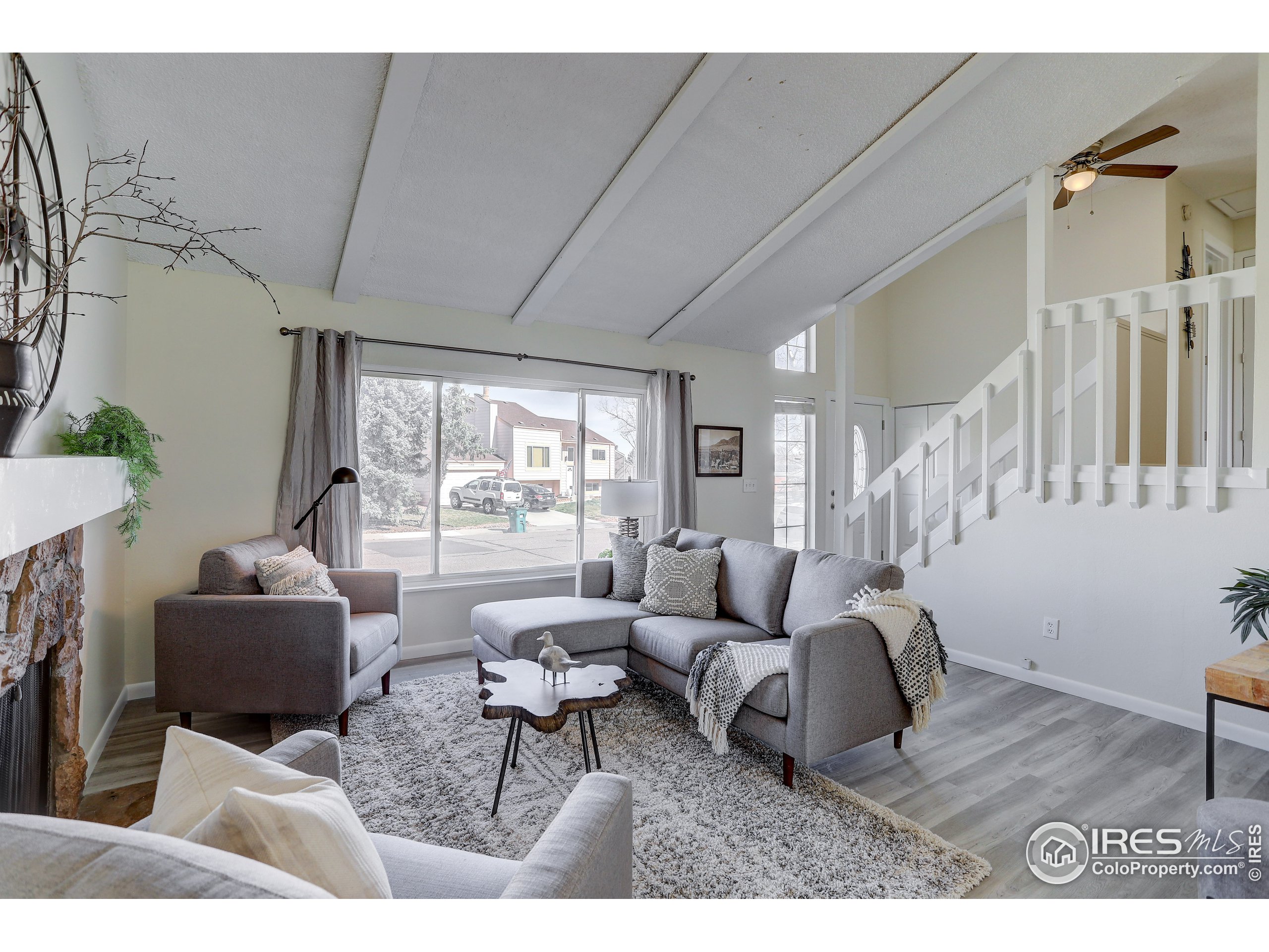 2162 Ridge Dr