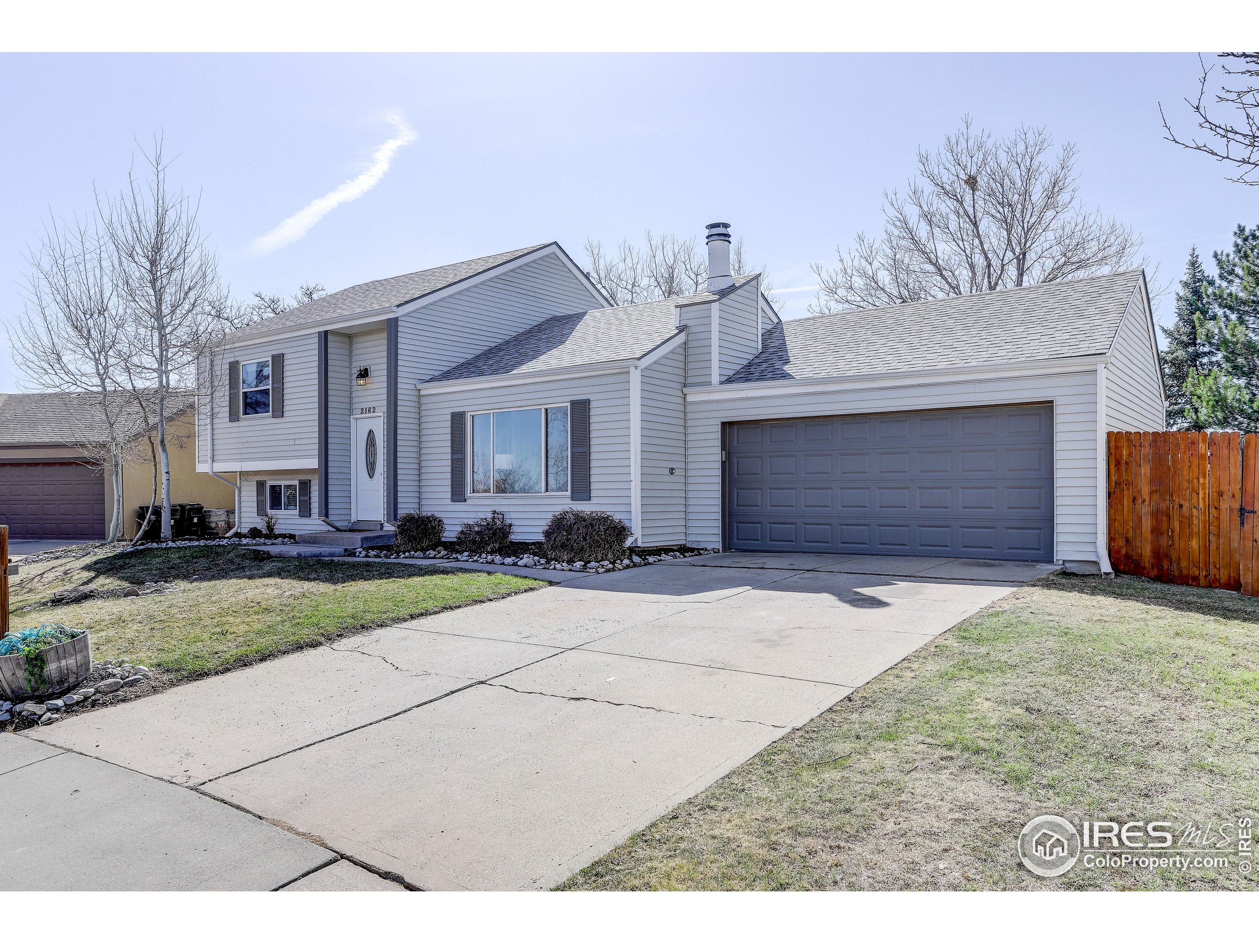 2162 Ridge Dr
