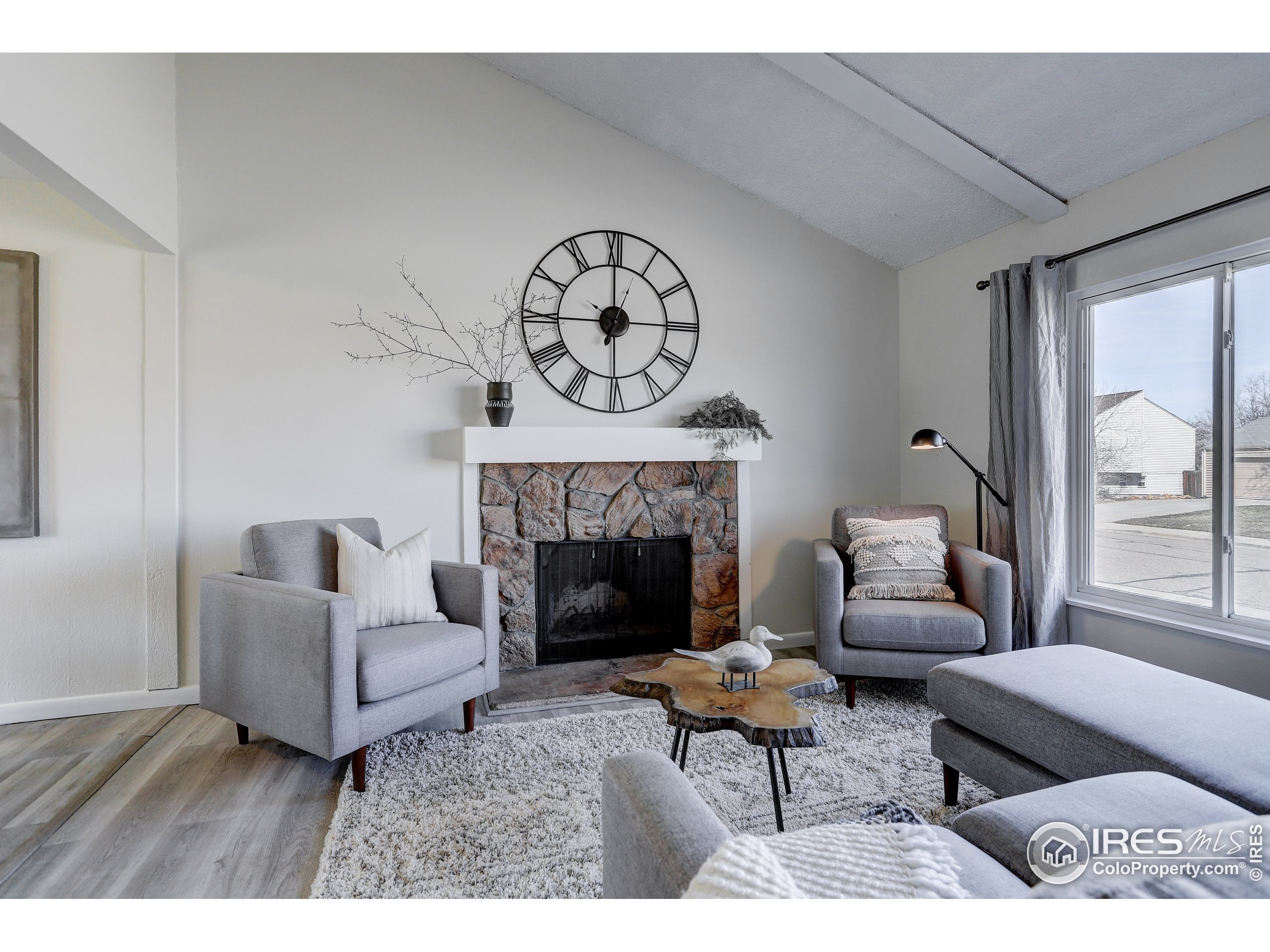 2162 Ridge Dr