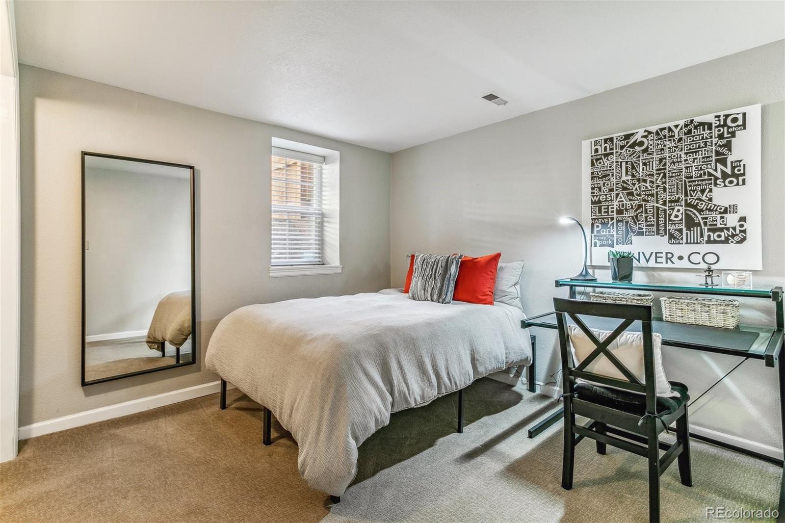 2660 Bellaire Street