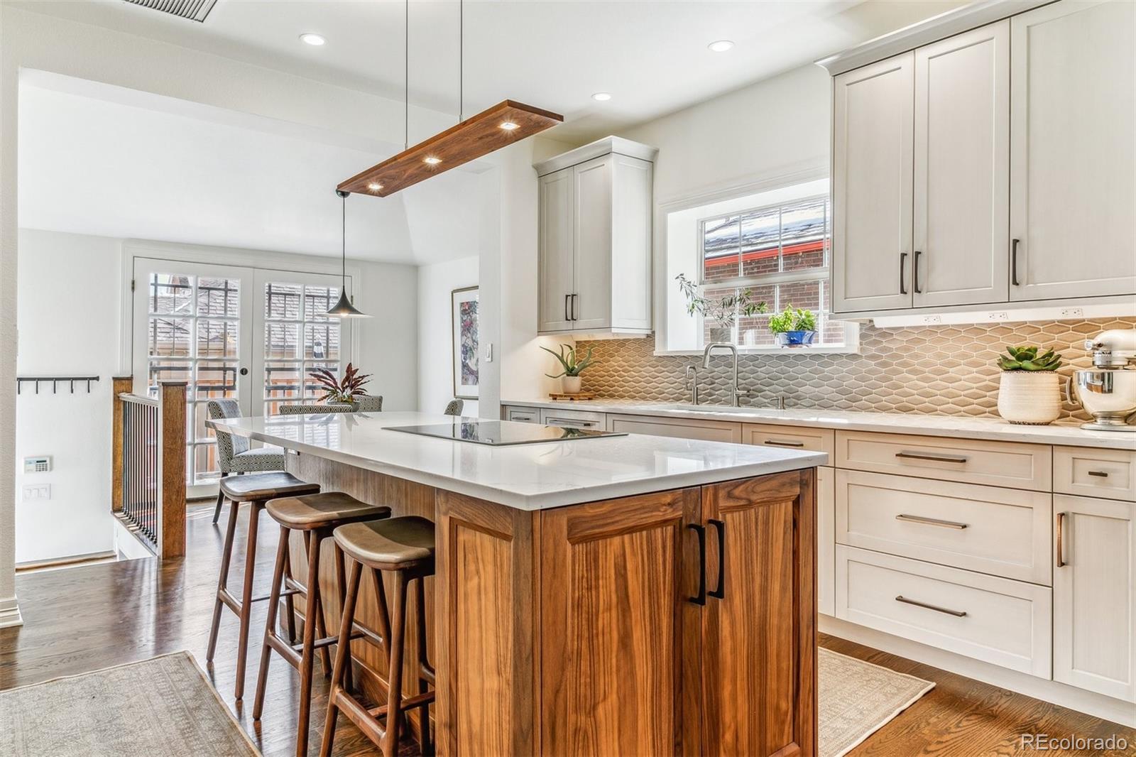 2660 Bellaire Street