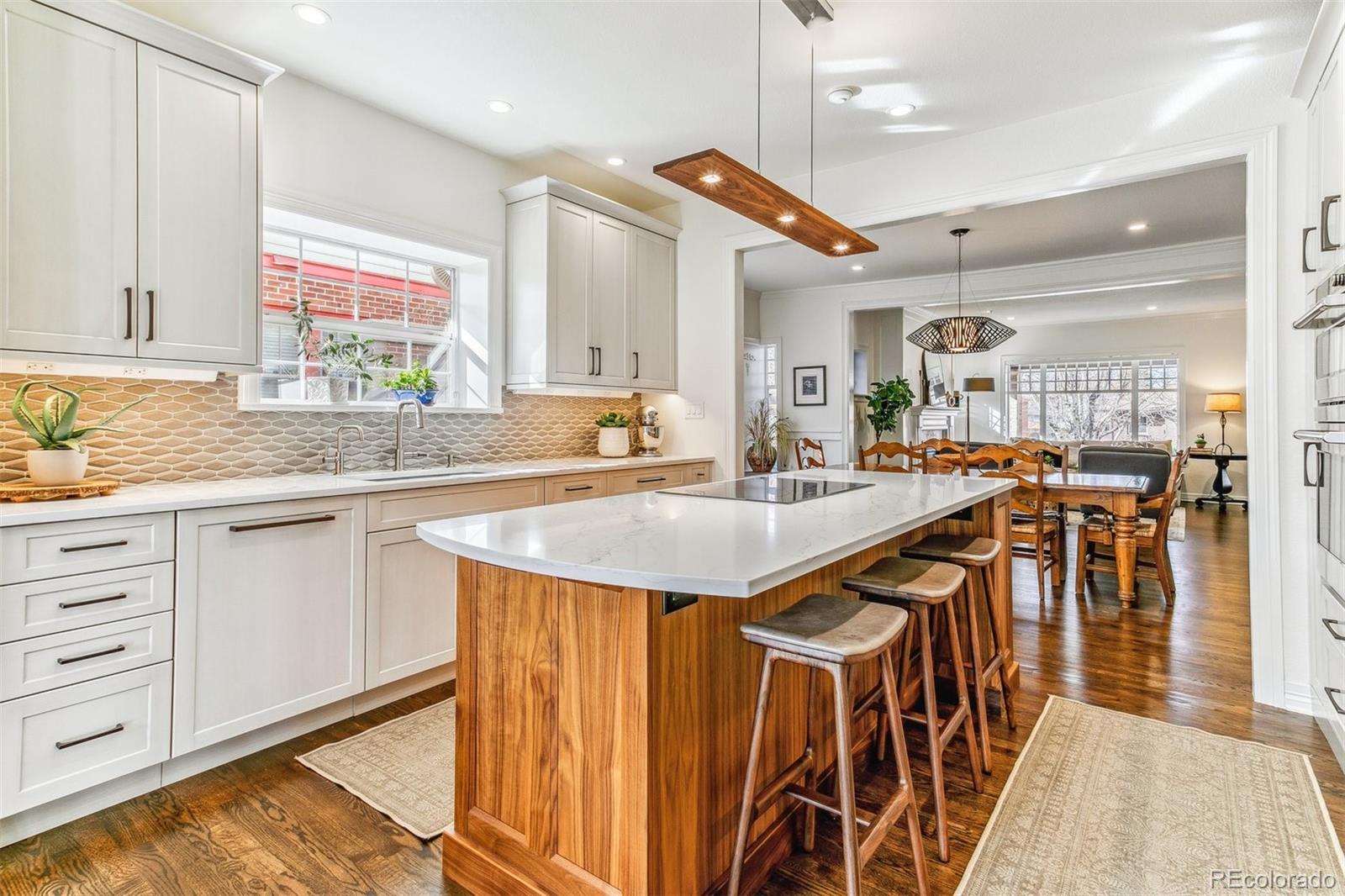 2660 Bellaire Street