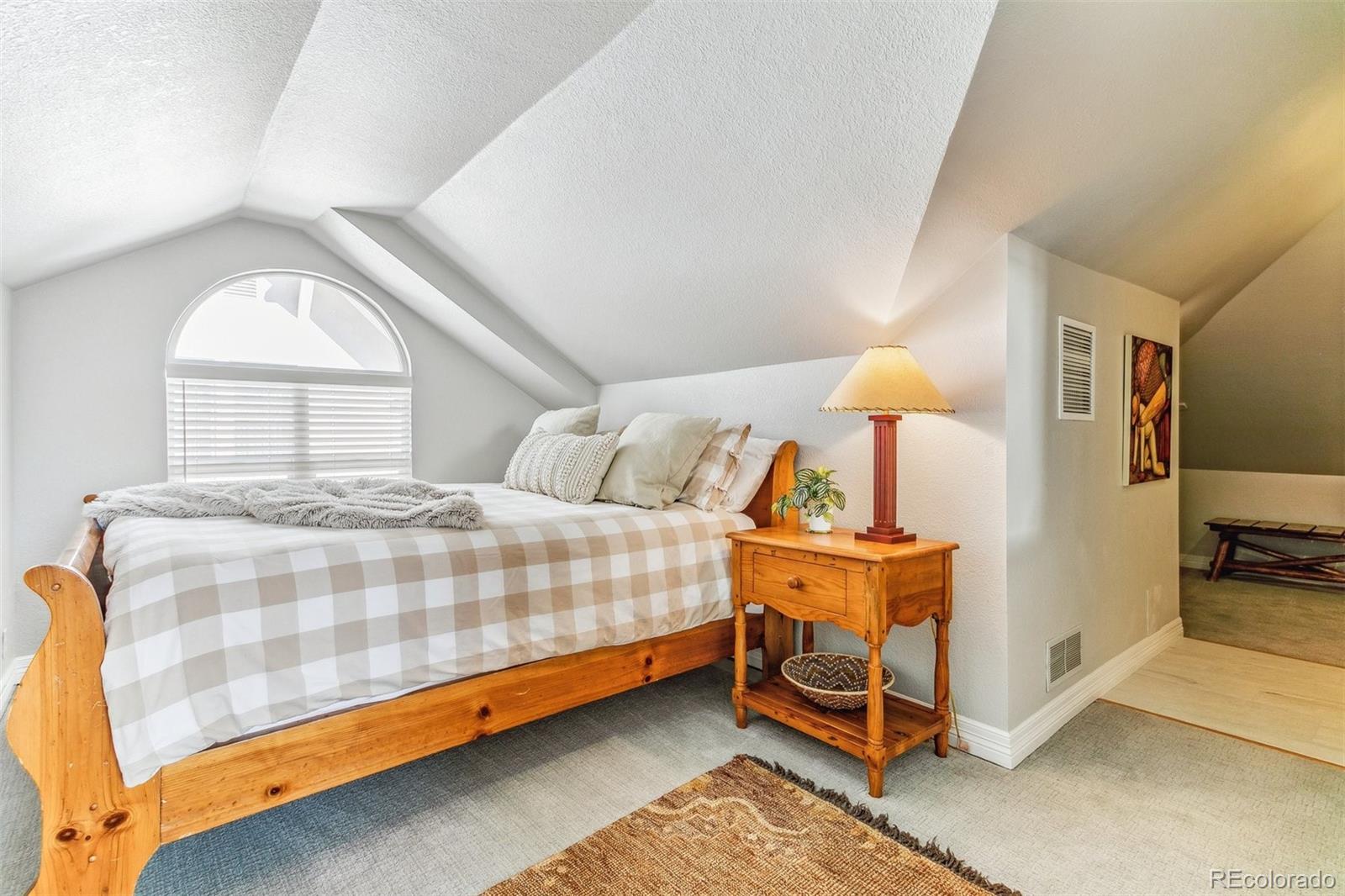 2660 Bellaire Street