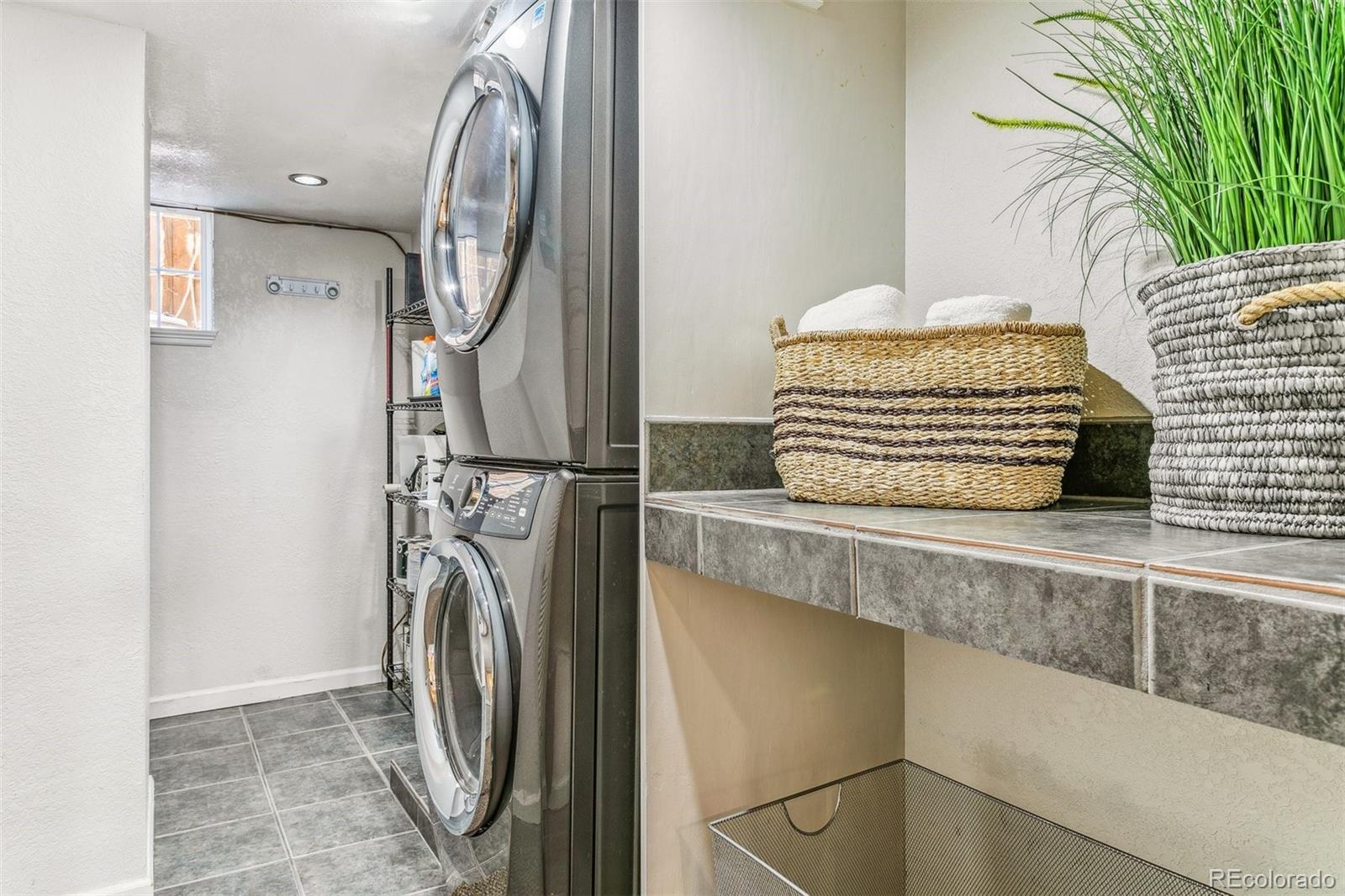 2660 Bellaire Street