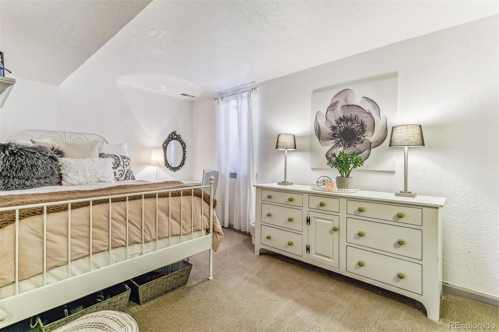 2660 Bellaire Street