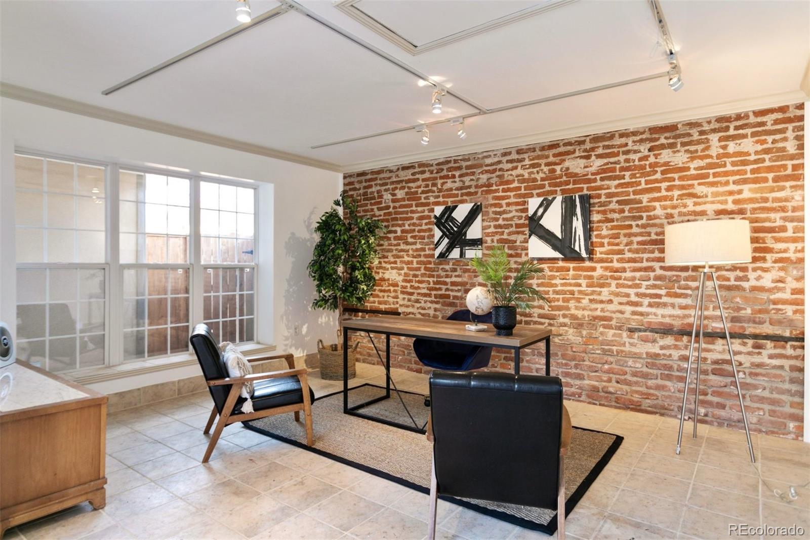 2660 Bellaire Street