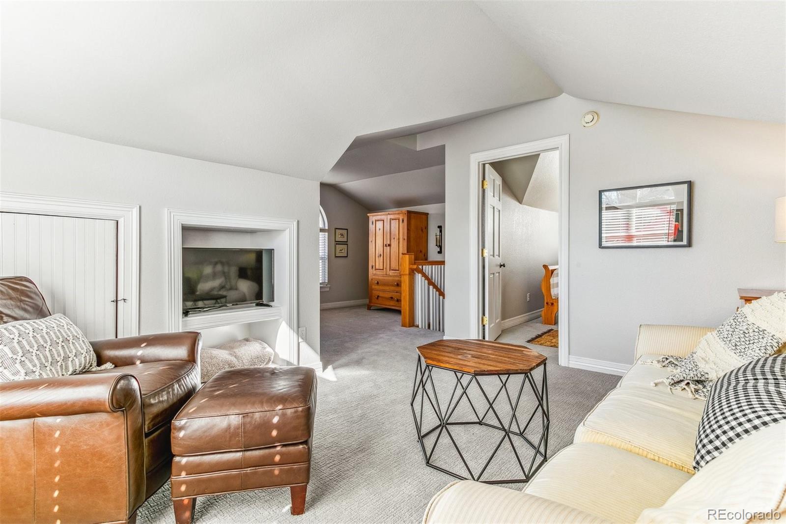 2660 Bellaire Street