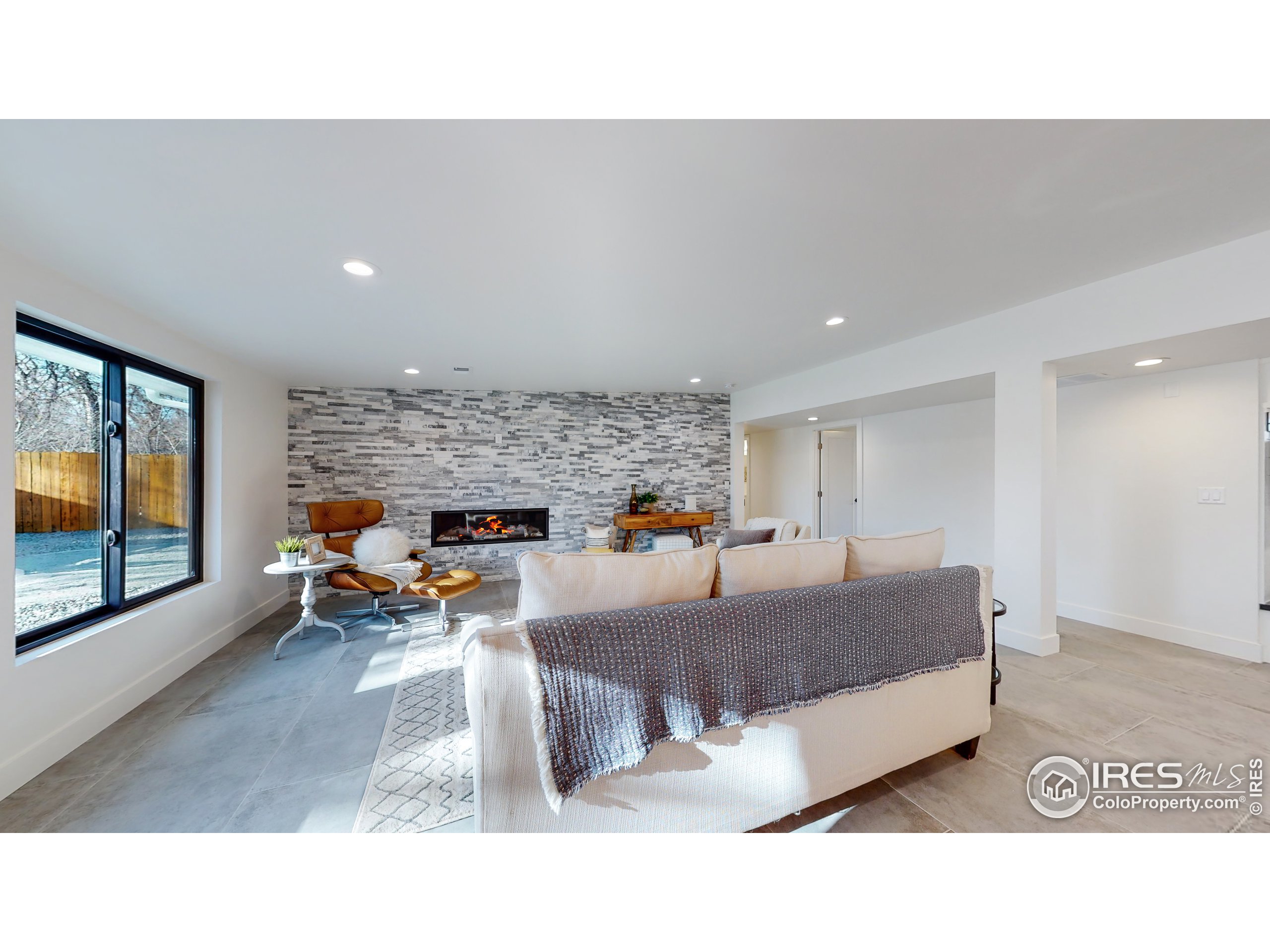 639 Del Norte Pl