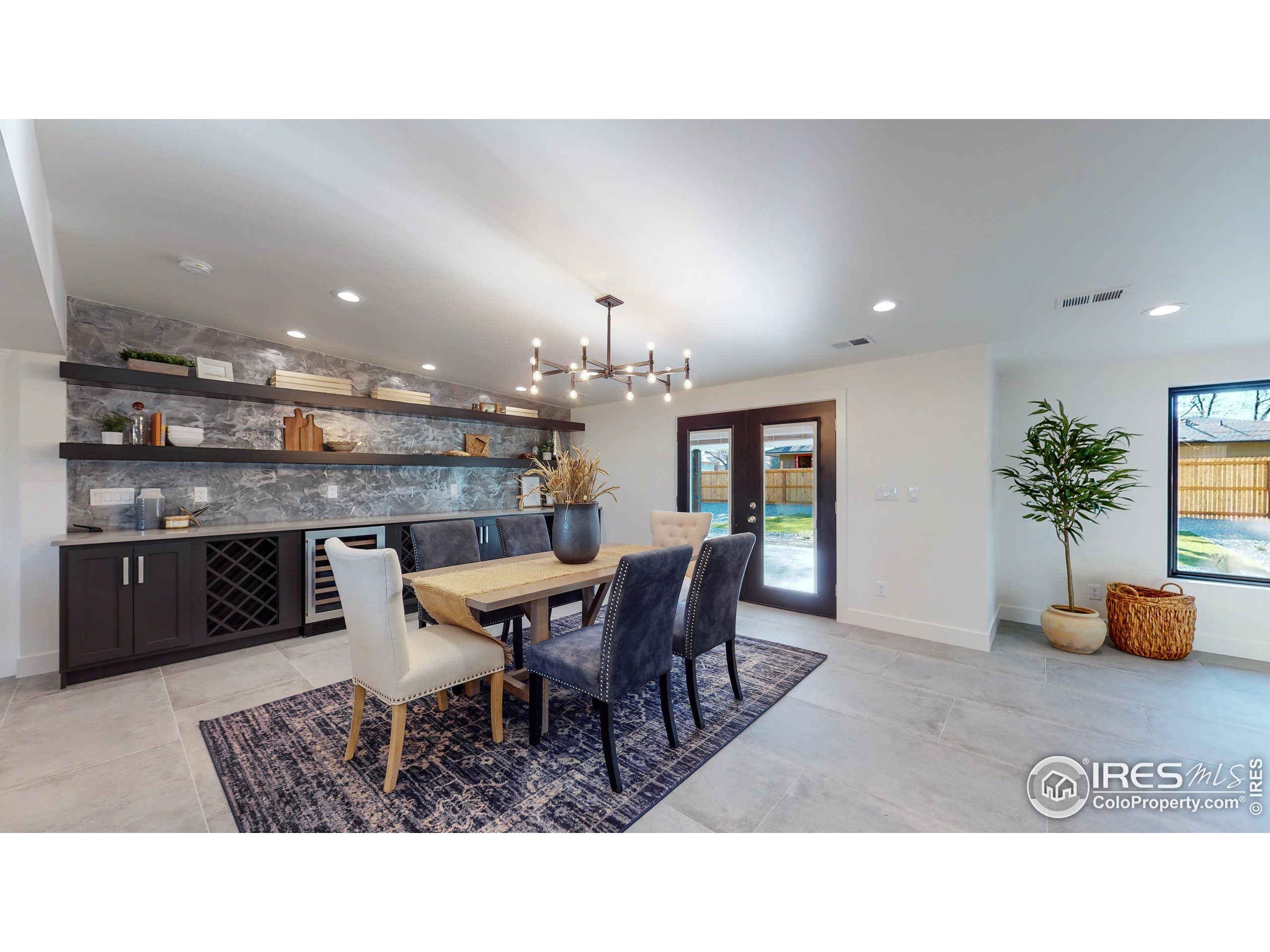 639 Del Norte Pl