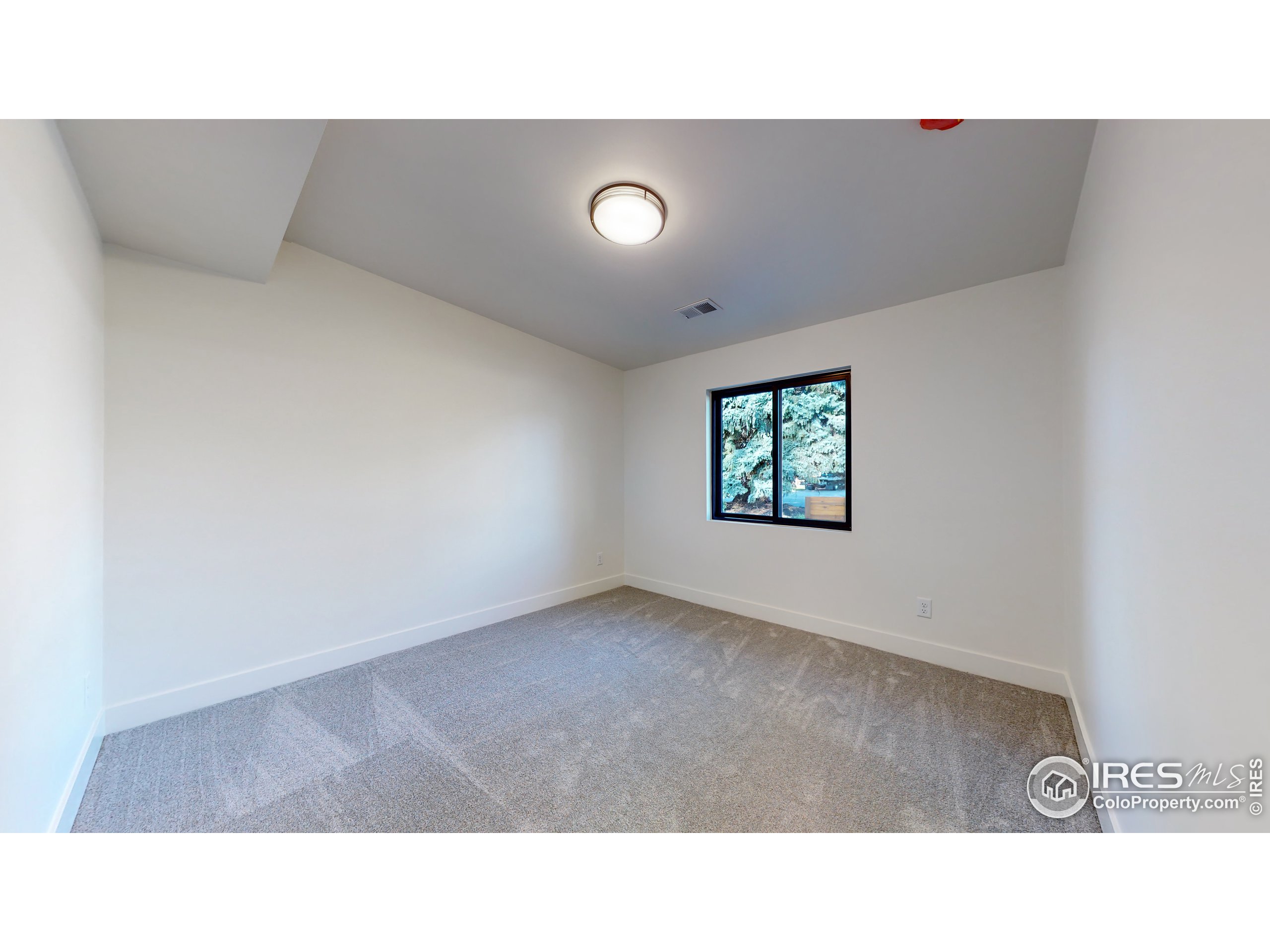639 Del Norte Pl