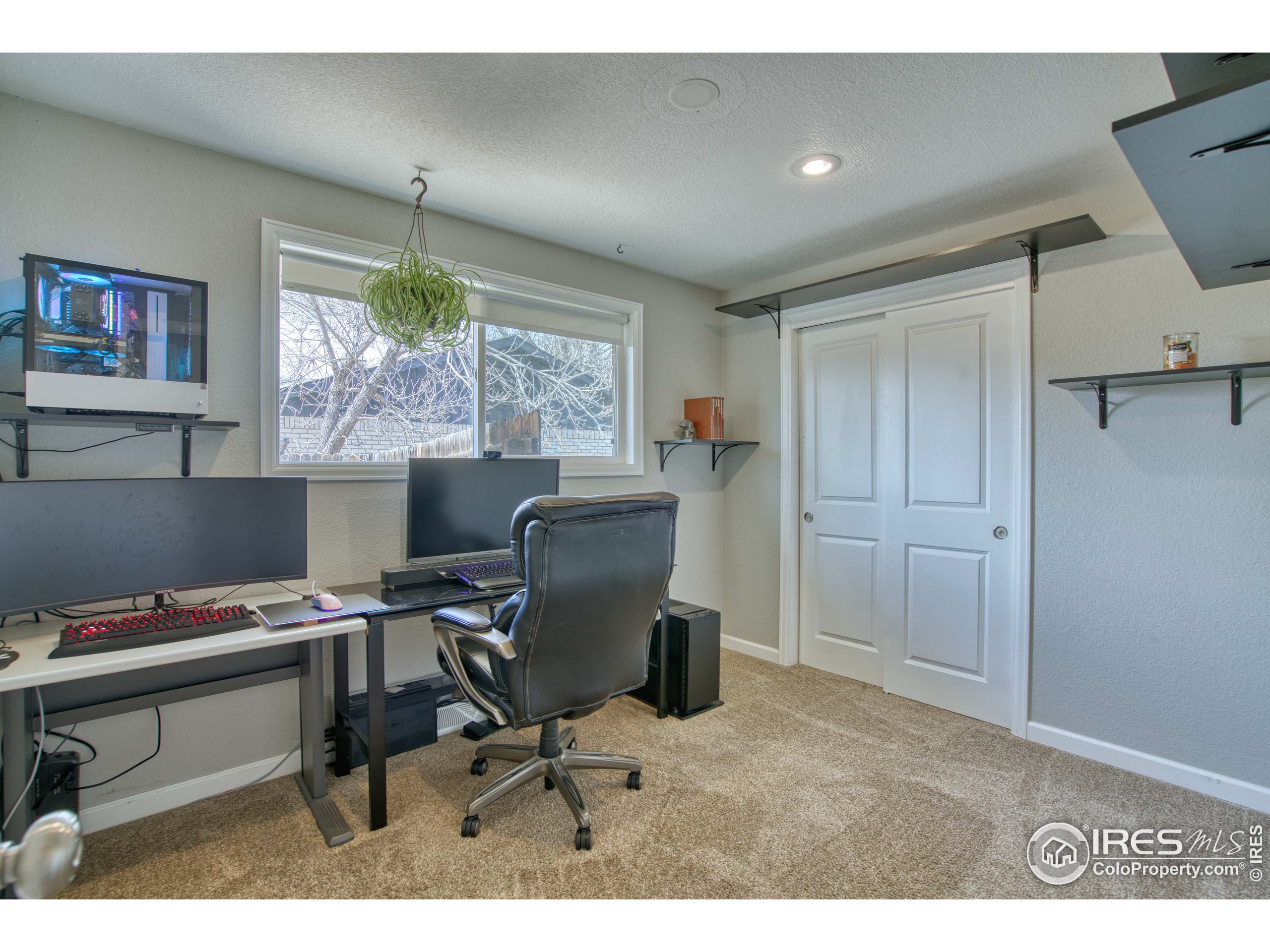 735 E 4th Ave