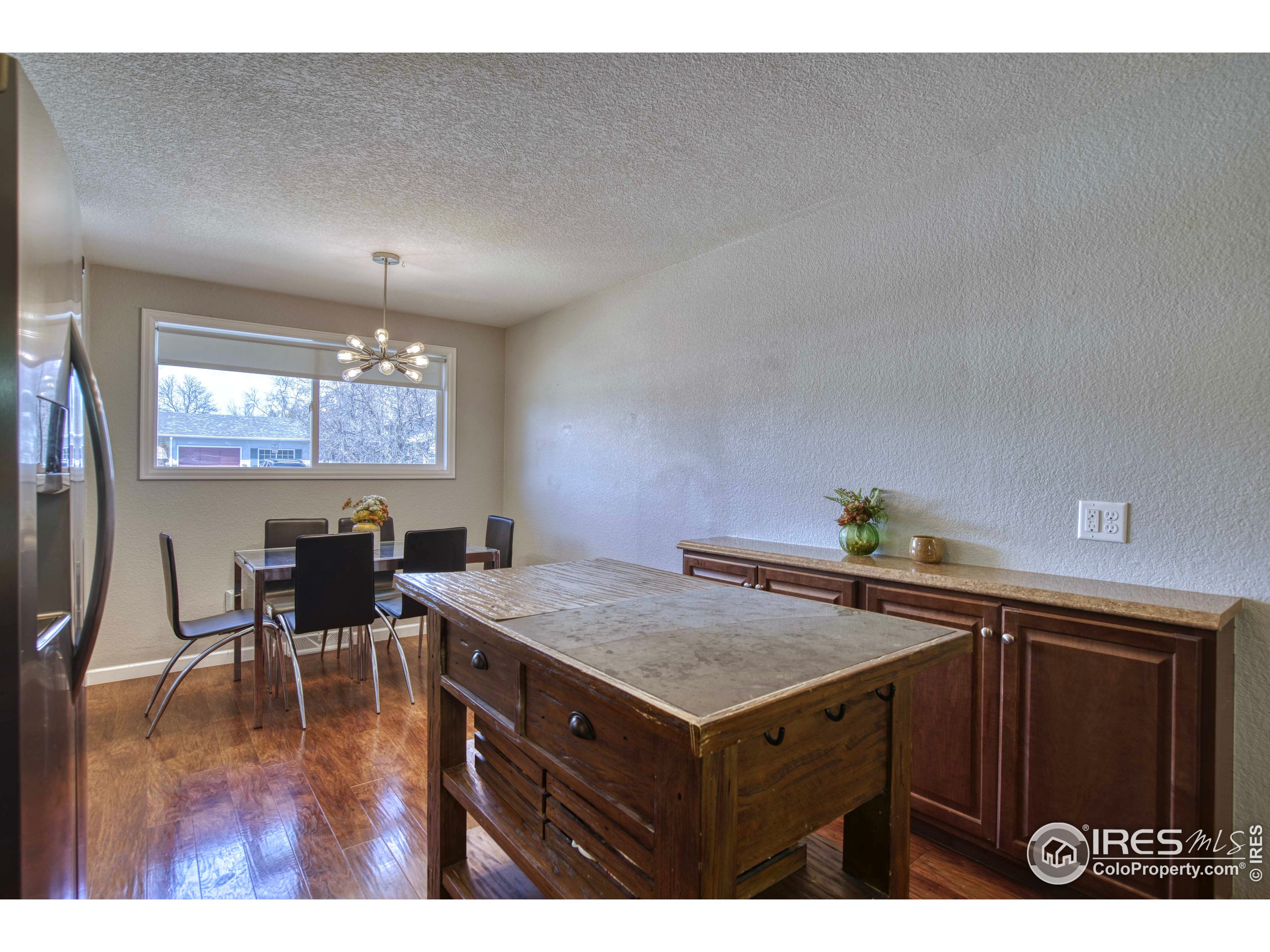735 E 4th Ave