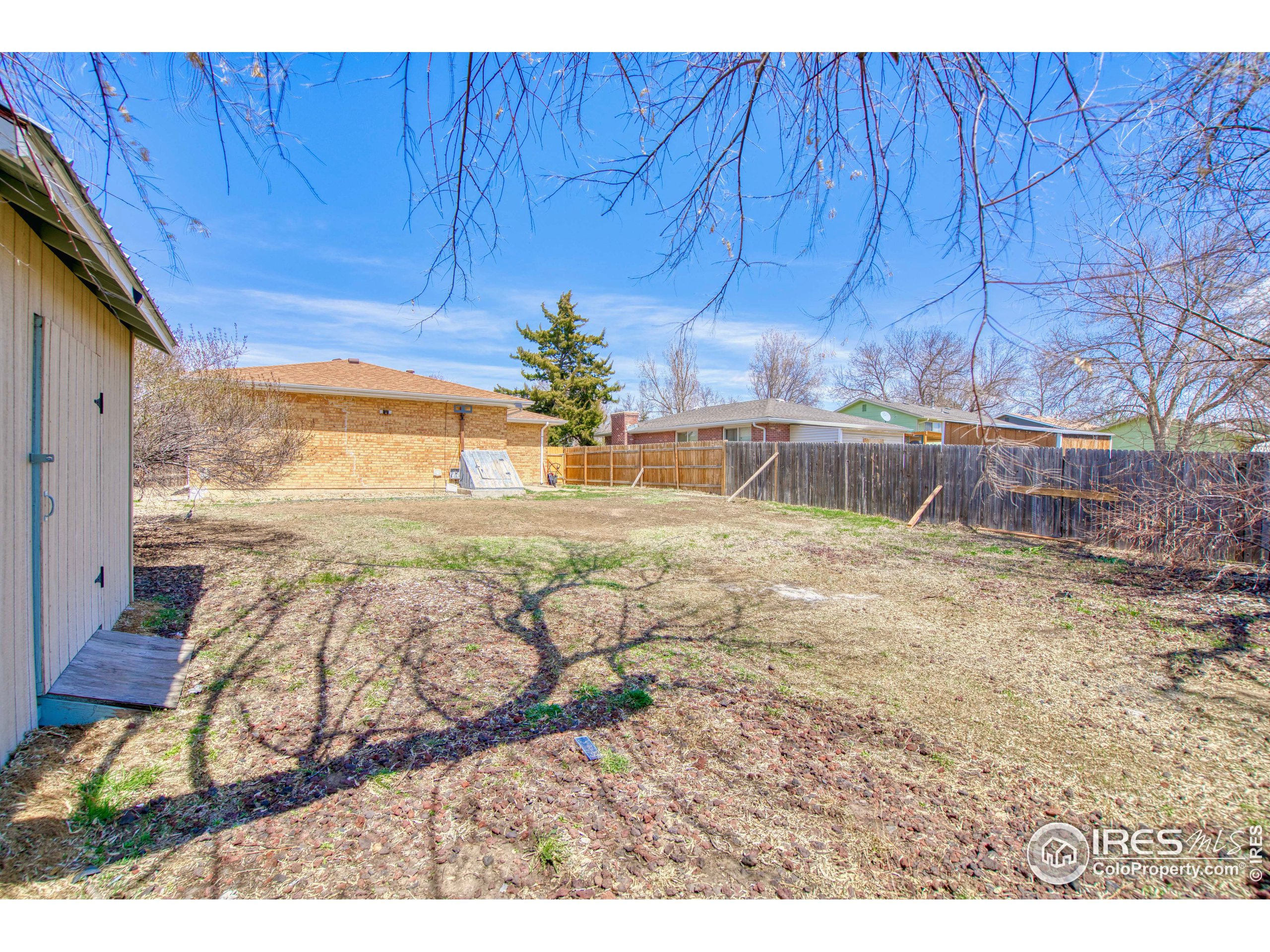 735 E 4th Ave