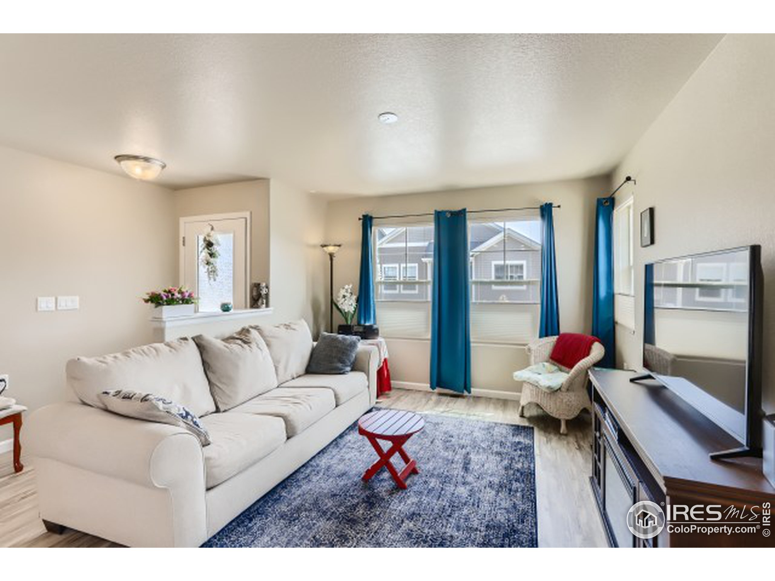 1125 Hummingbird Cir