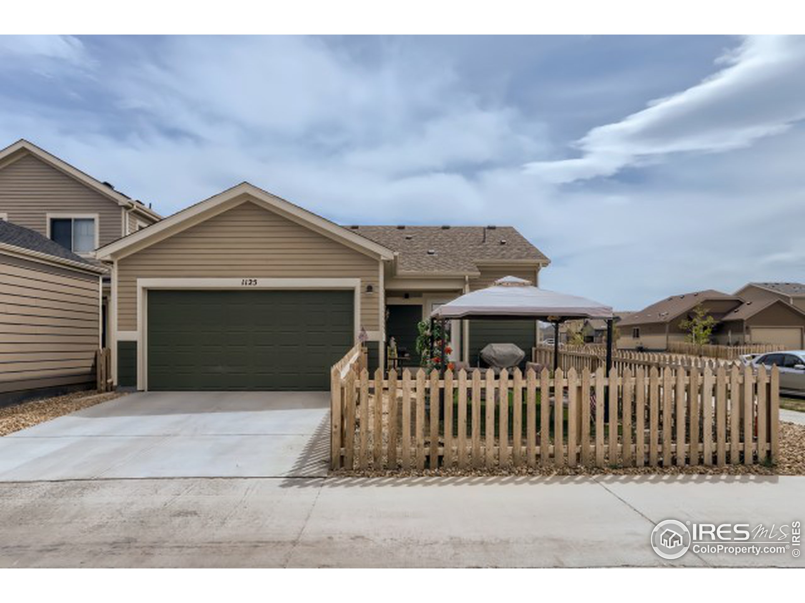 1125 Hummingbird Cir