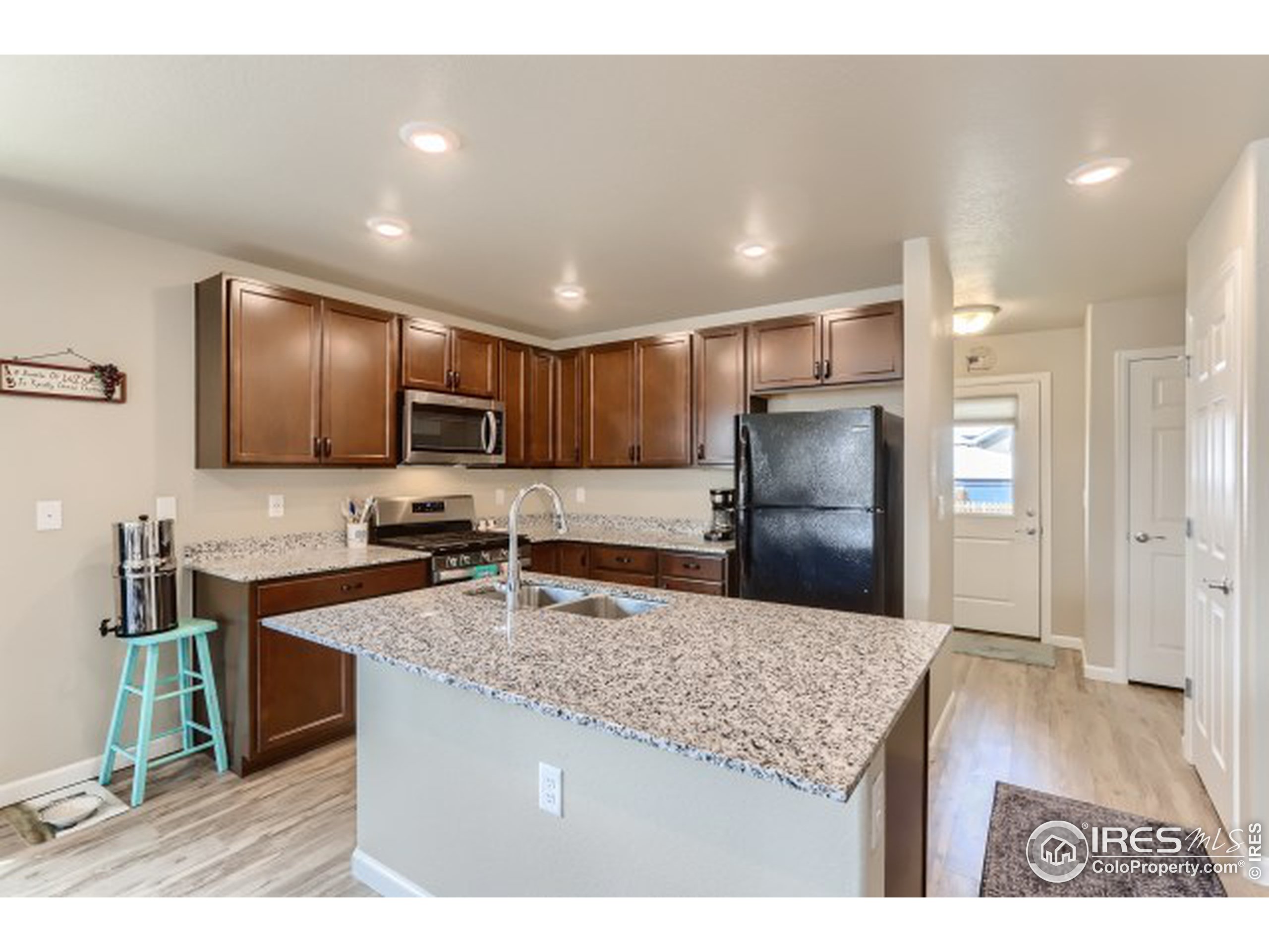 1125 Hummingbird Cir