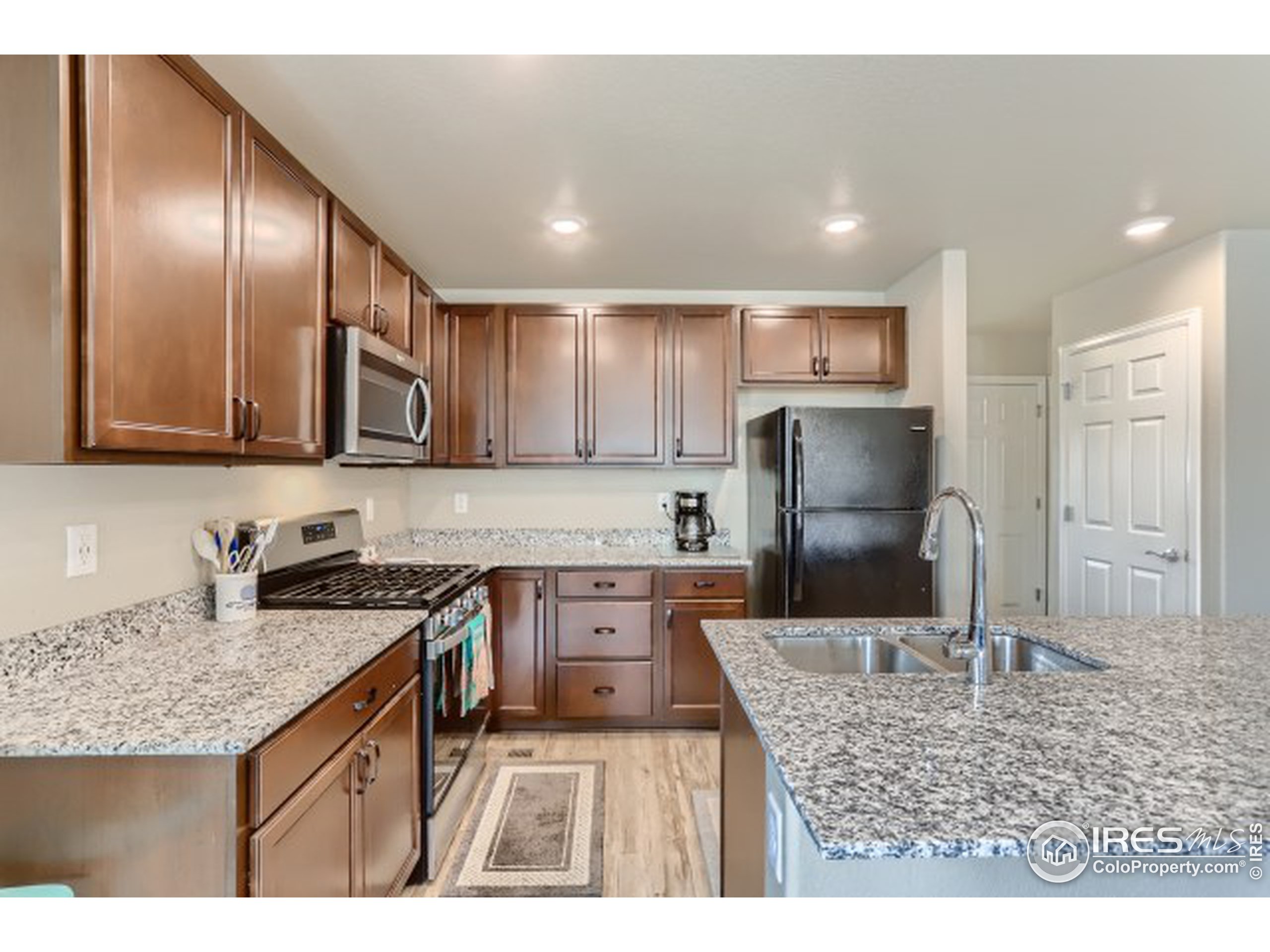 1125 Hummingbird Cir